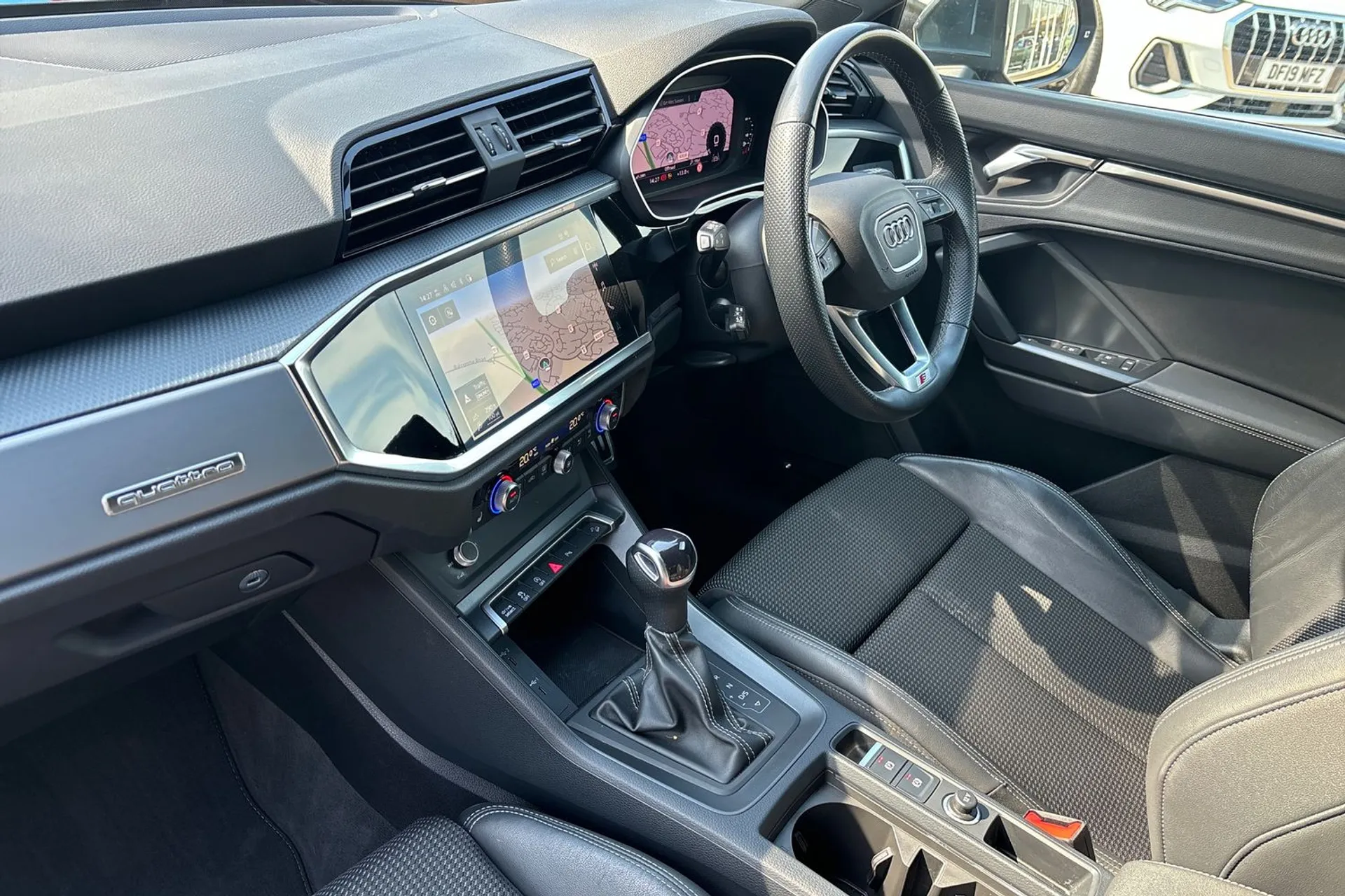 Audi Q3 thumbnail image number 26