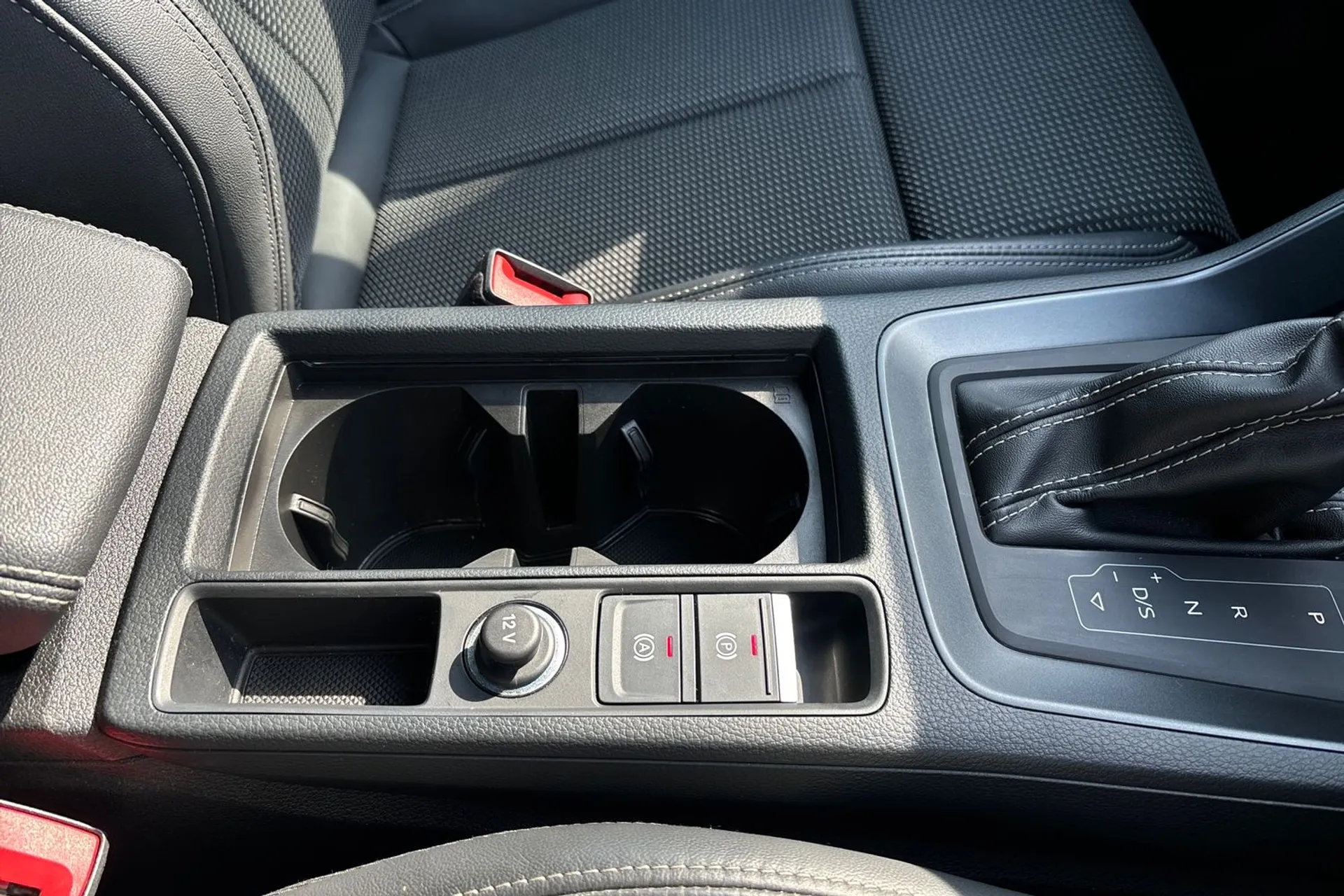 Audi Q3 thumbnail image number 42