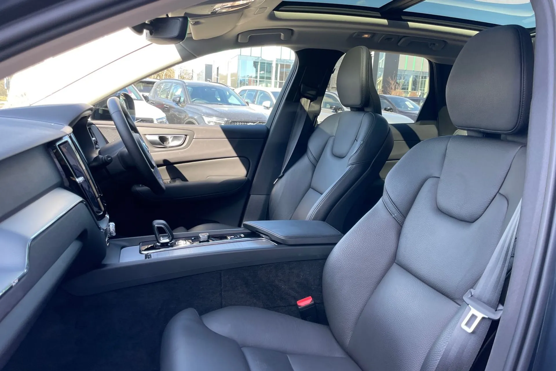 Volvo XC60 thumbnail image number 27