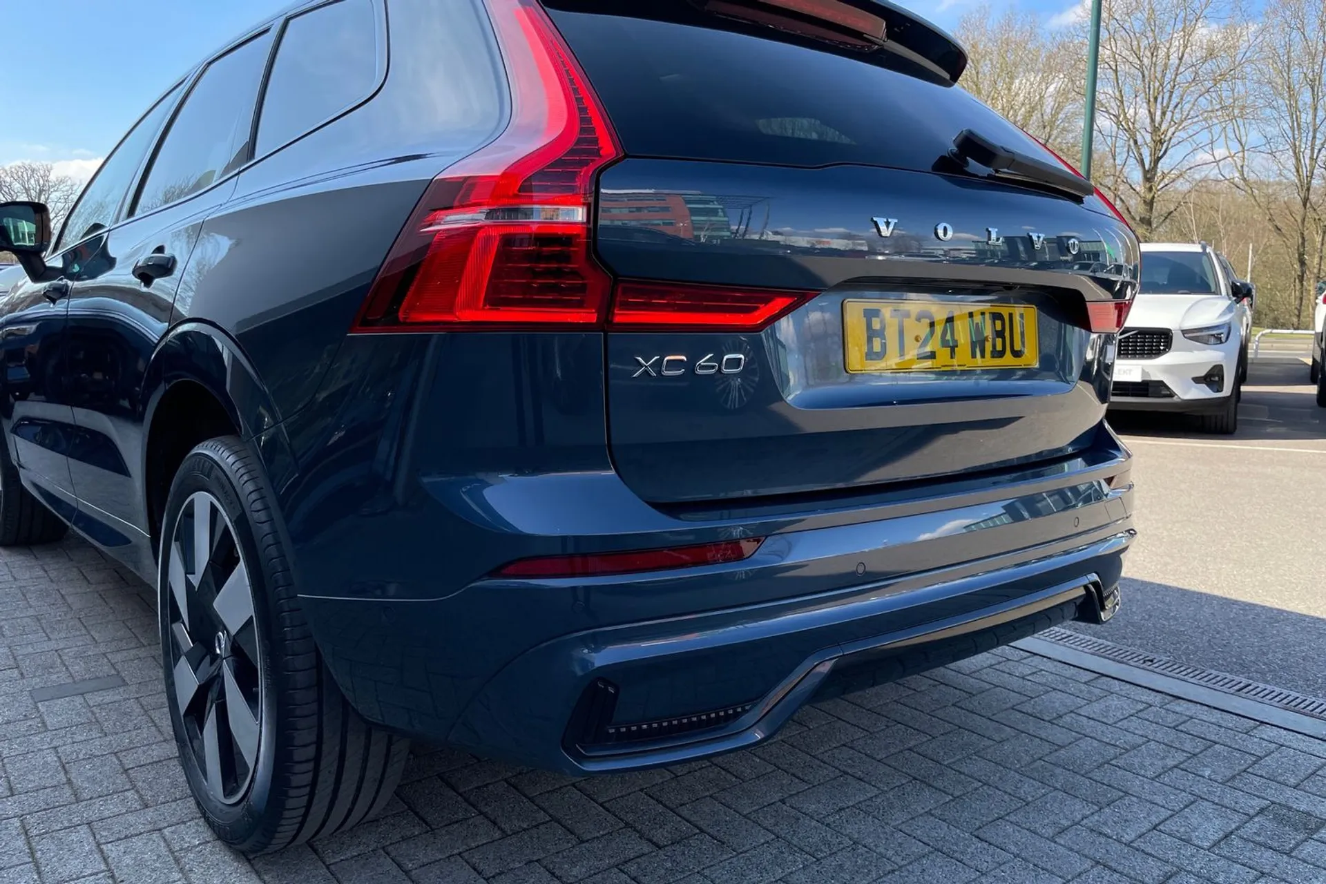 Volvo XC60 thumbnail image number 17