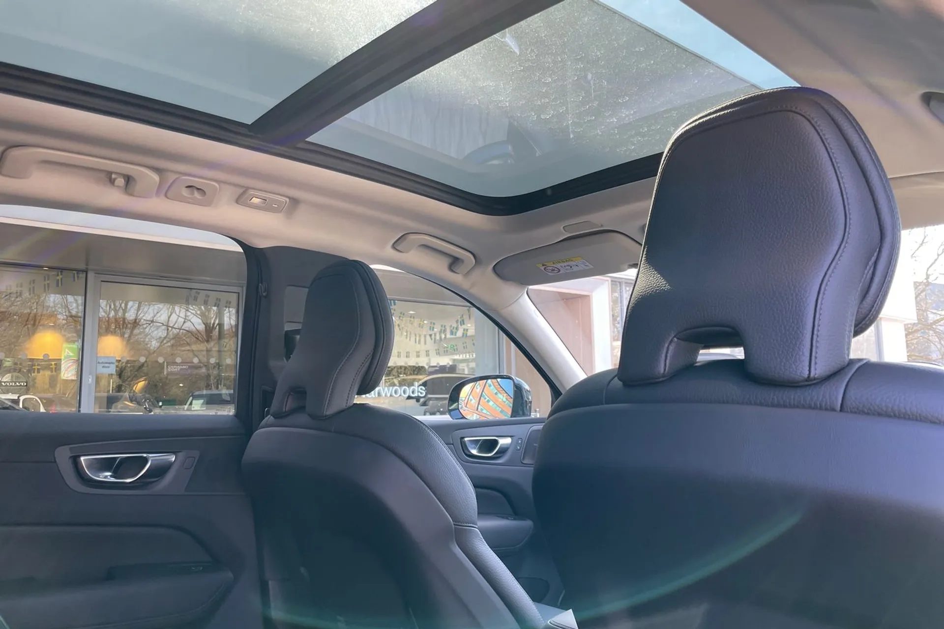 Volvo XC60 thumbnail image number 23