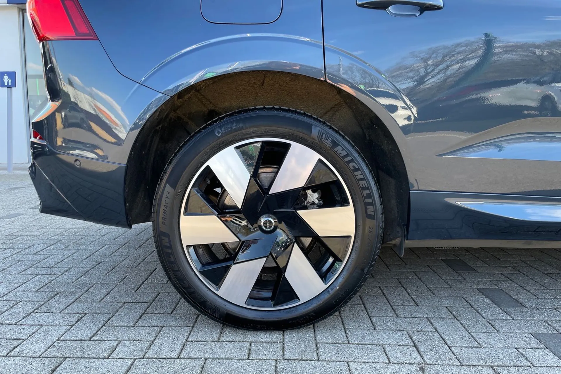 Volvo XC60 thumbnail image number 13