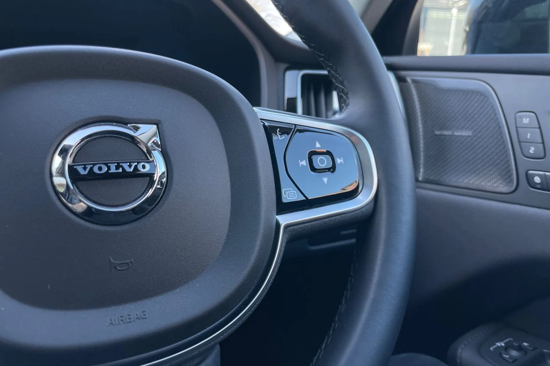 Volvo XC60 thumbnail image number 37