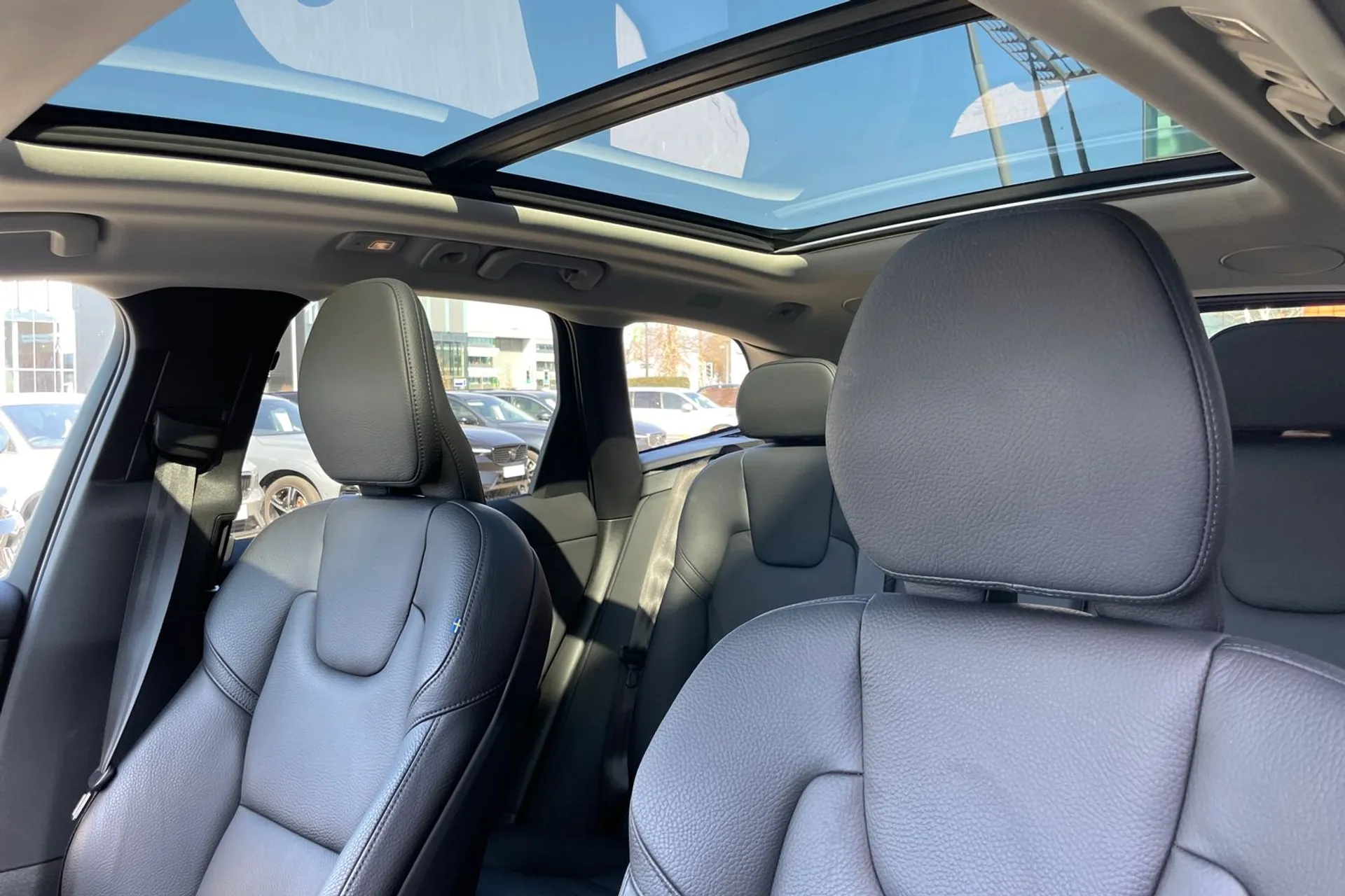 Volvo XC60 thumbnail image number 28