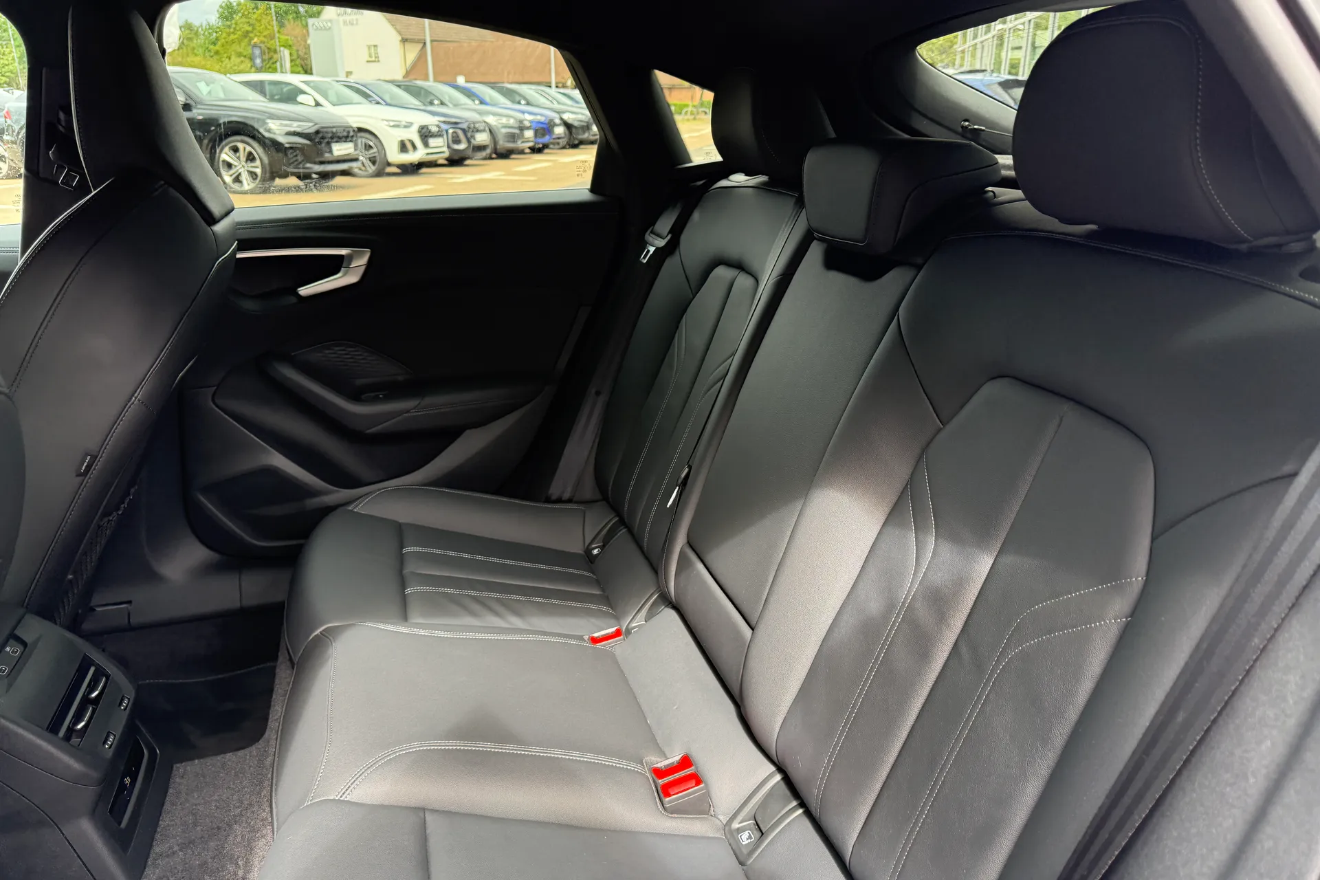 Audi A5 thumbnail image number 46