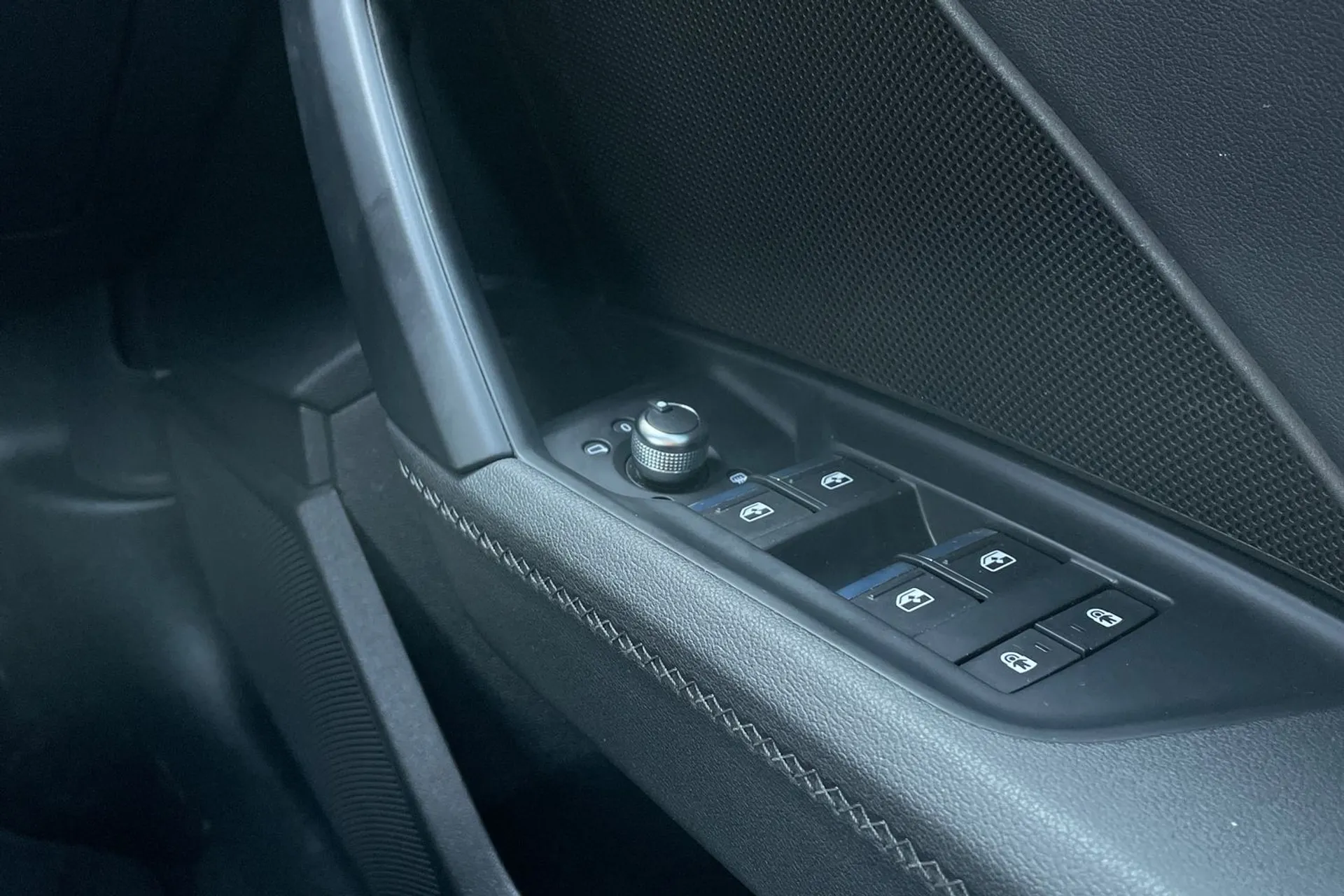 Audi A3 thumbnail image number 41