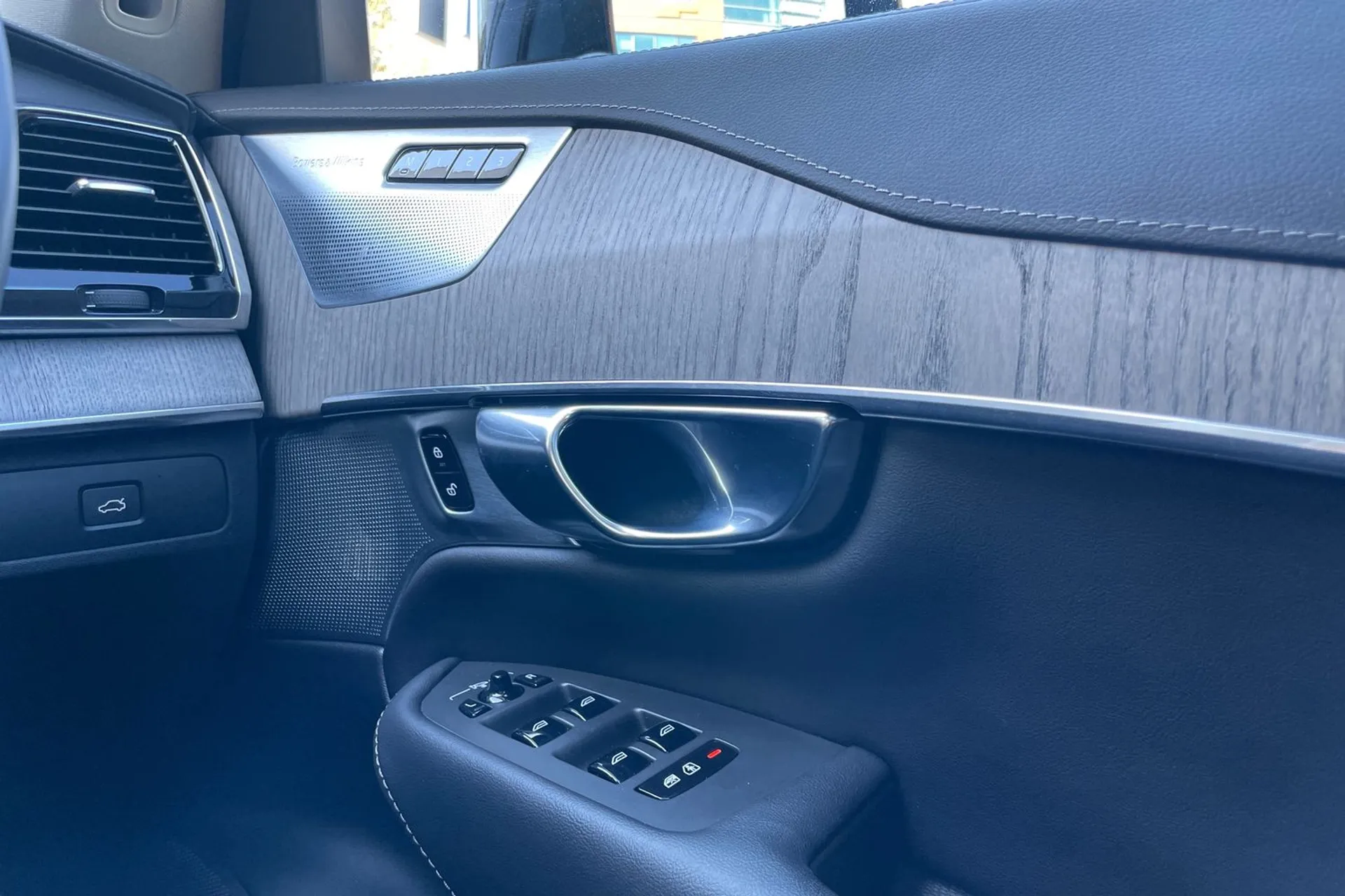 Volvo XC90 thumbnail image number 46