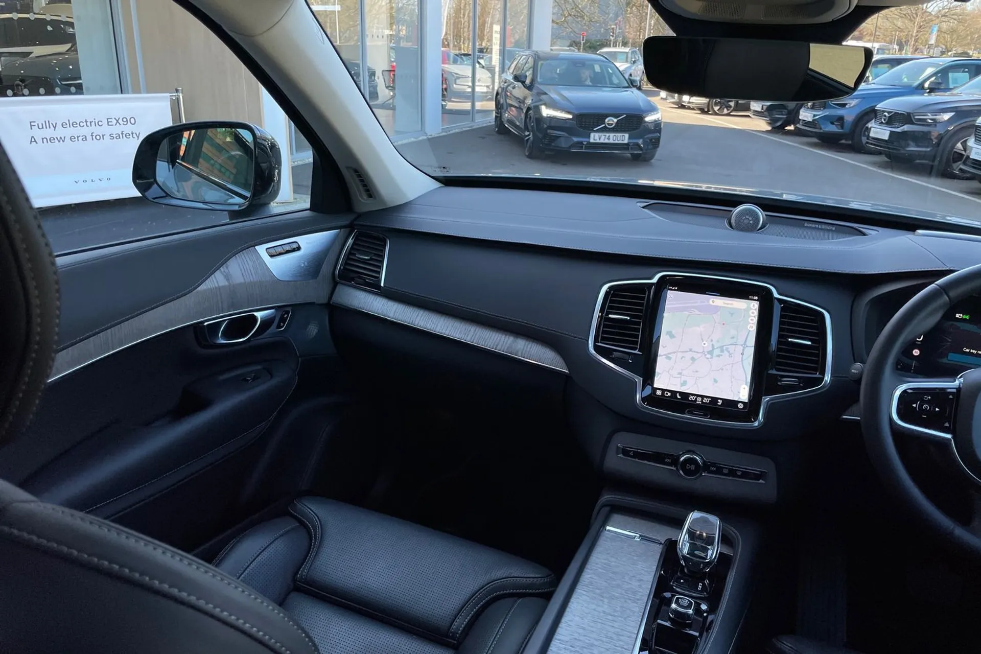 Volvo XC90 thumbnail image number 36