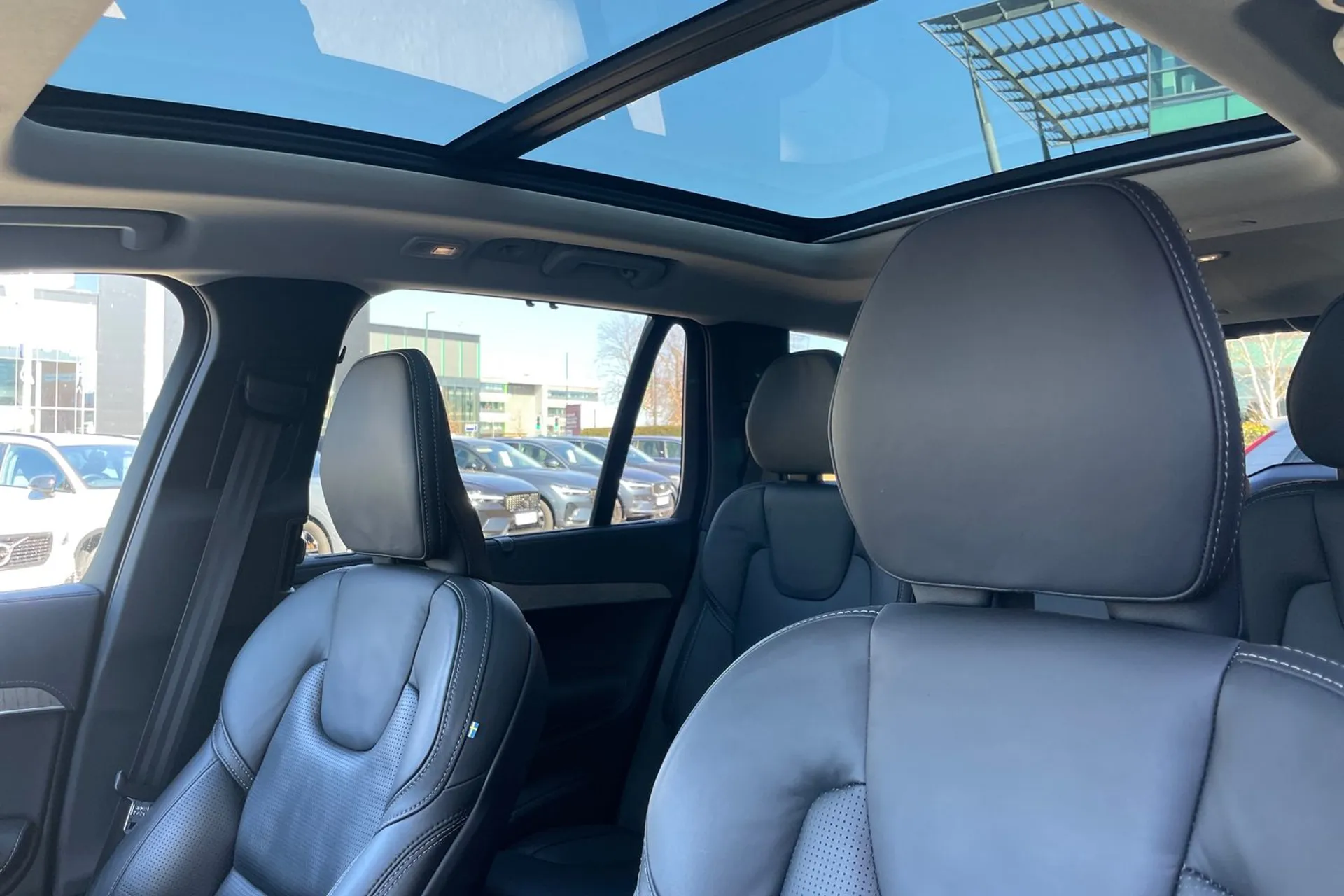 Volvo XC90 thumbnail image number 32