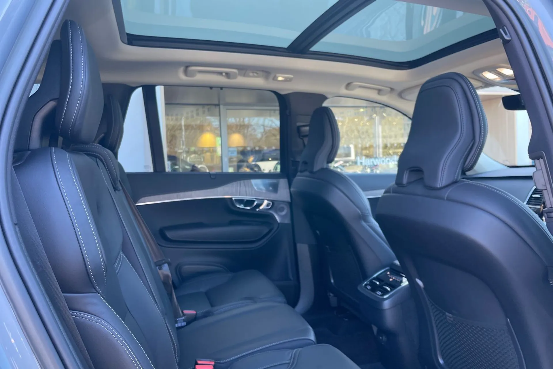 Volvo XC90 thumbnail image number 25
