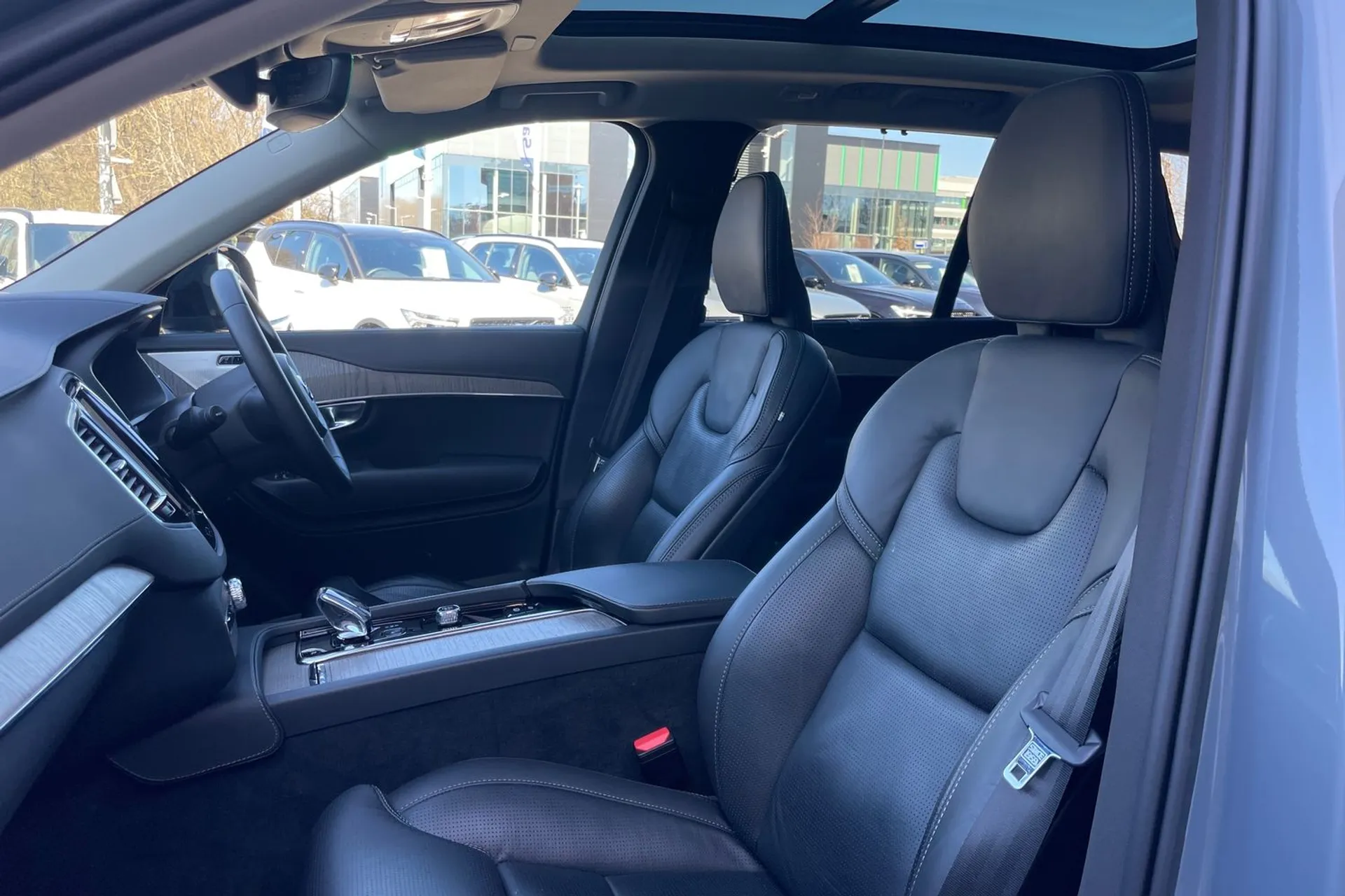 Volvo XC90 thumbnail image number 31