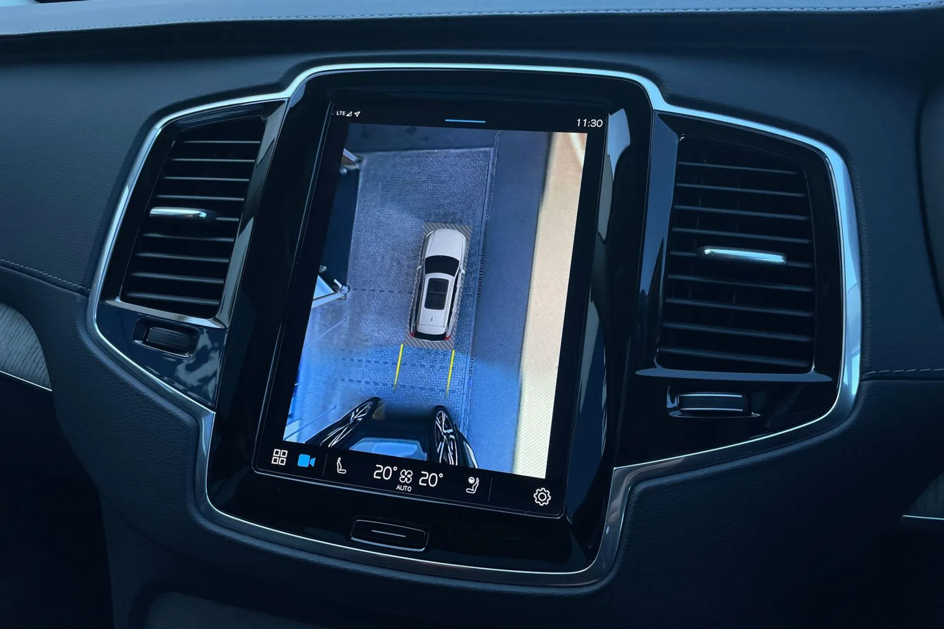 Volvo XC90 thumbnail image number 4