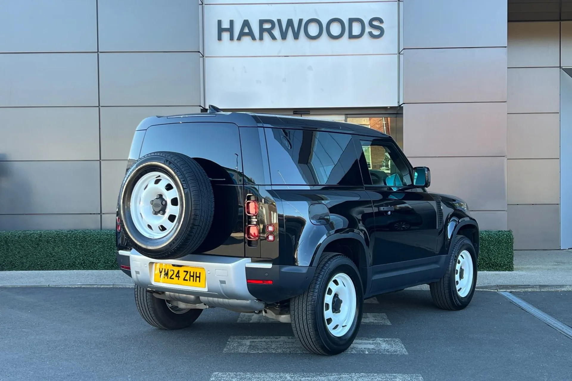 LAND ROVER DEFENDER thumbnail image number 6