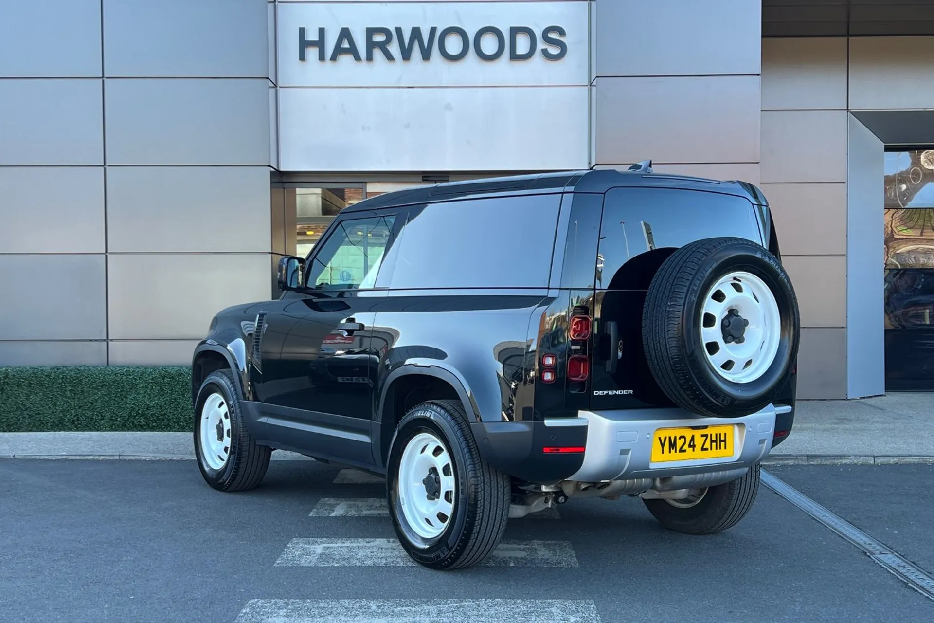 LAND ROVER DEFENDER thumbnail image number 8