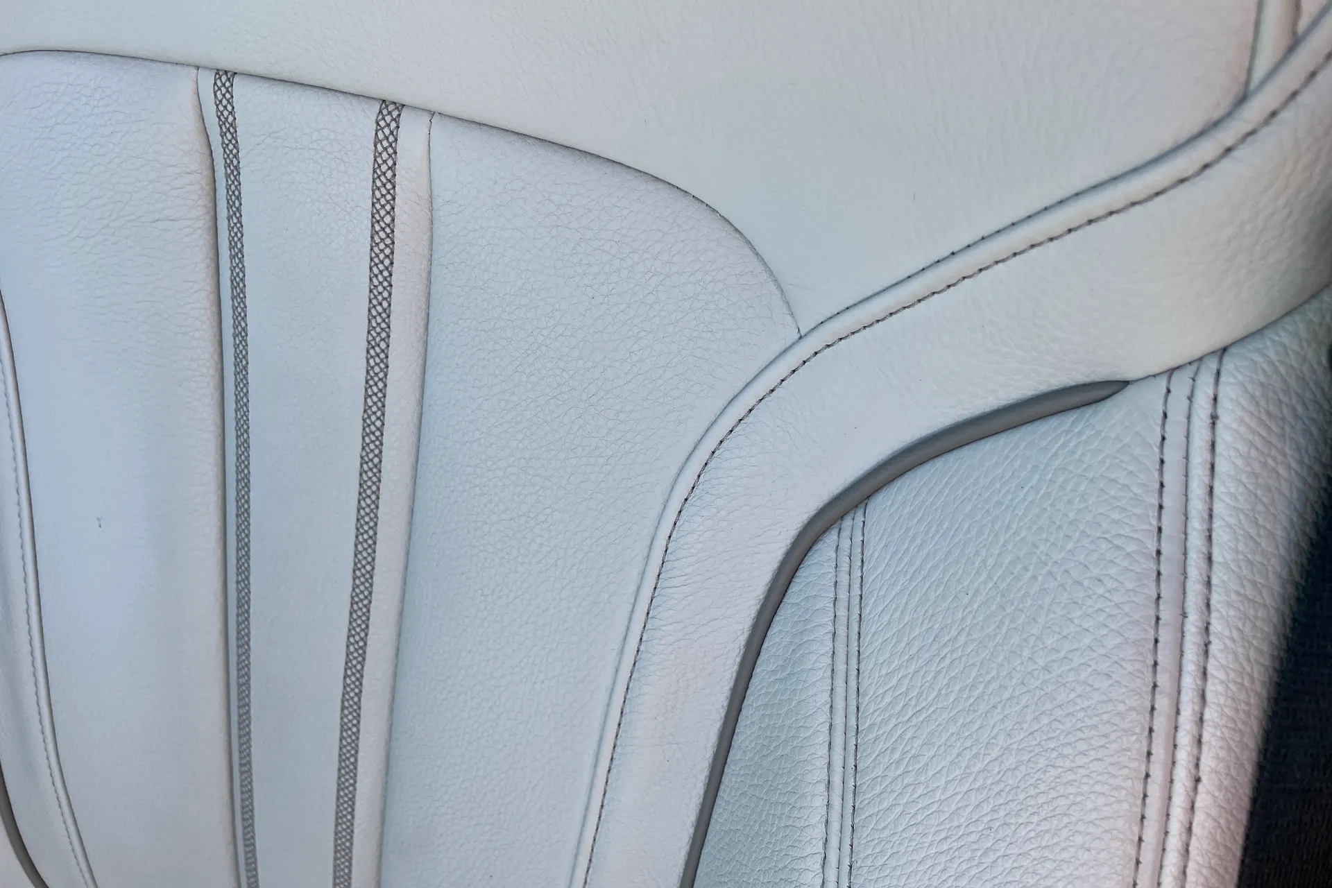 BMW 5 SERIES thumbnail image number 38