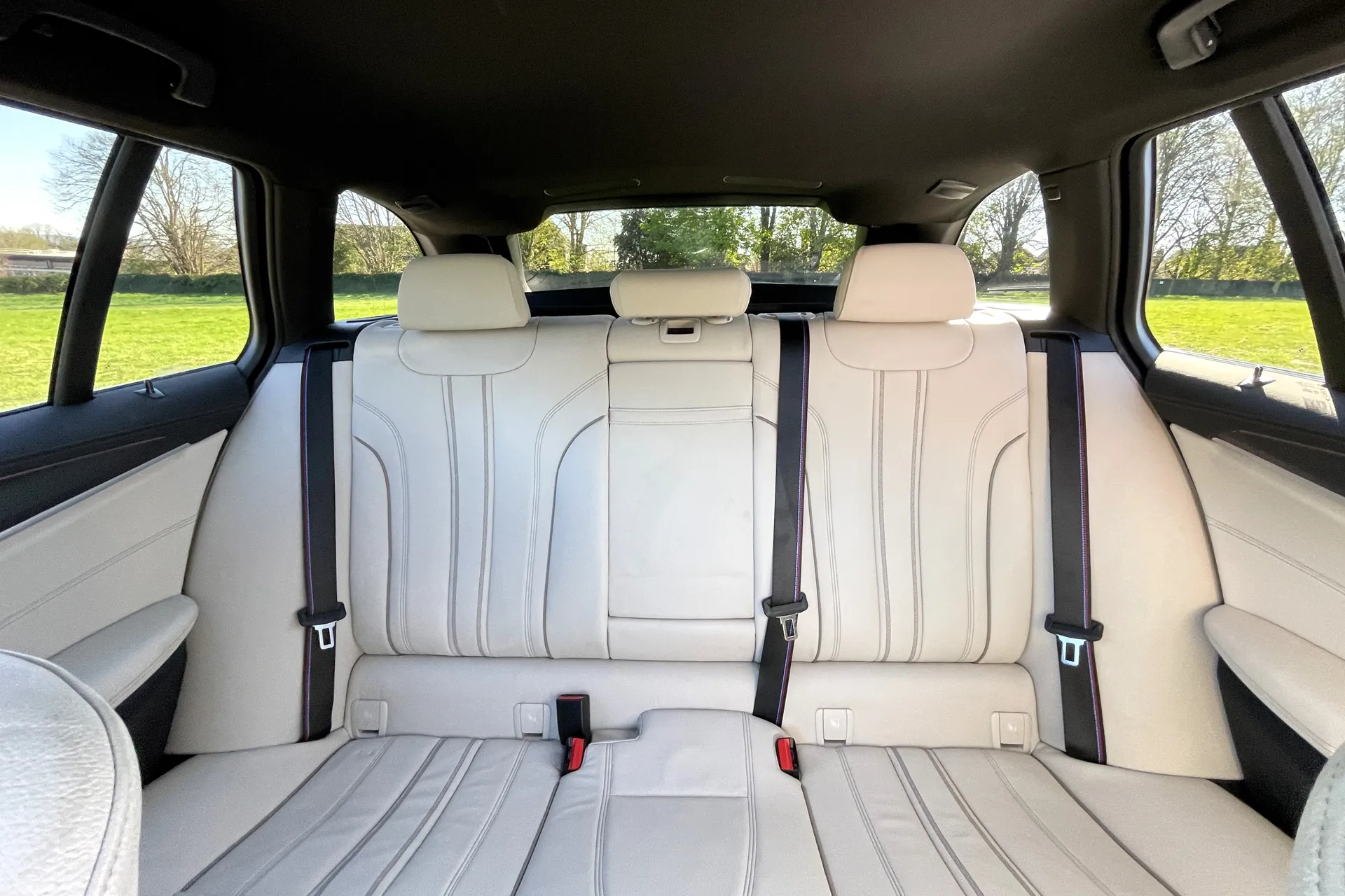 BMW 5 SERIES thumbnail image number 39