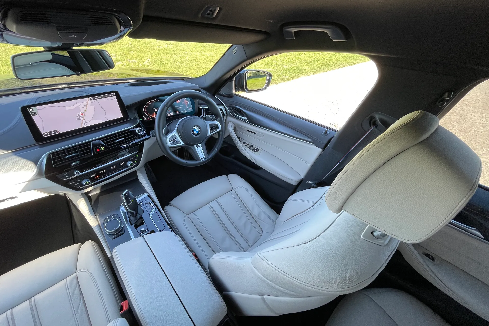 BMW 5 SERIES thumbnail image number 42