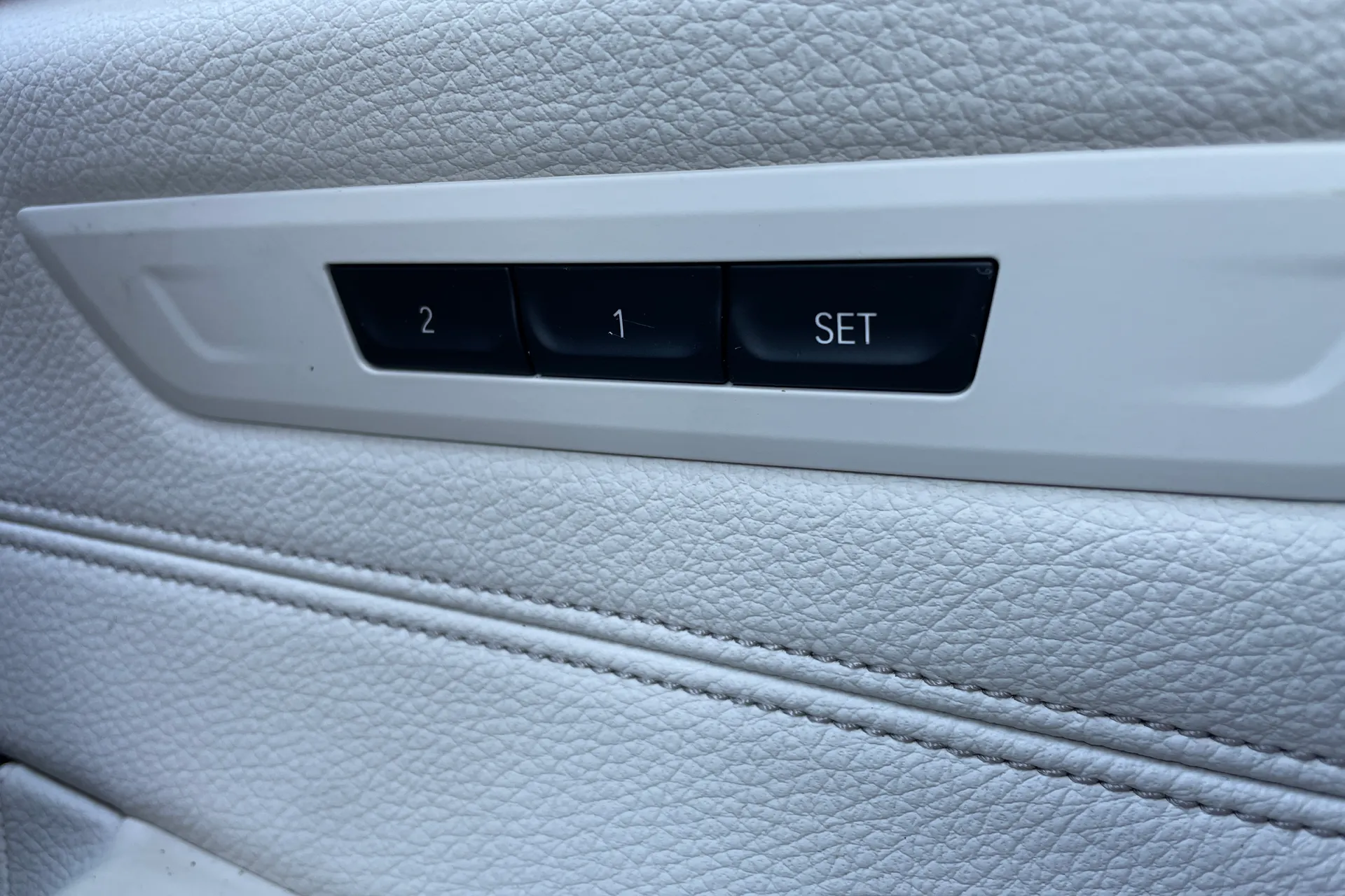 BMW 5 SERIES thumbnail image number 56