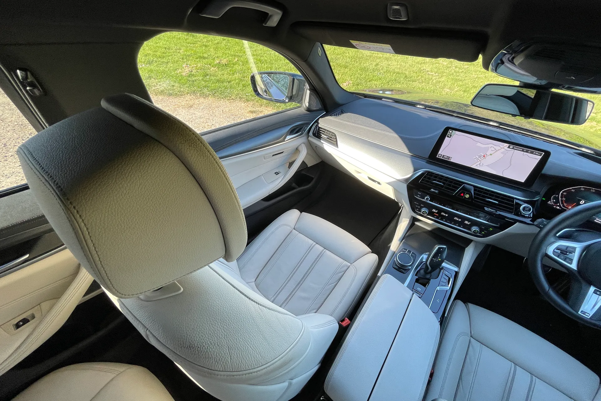 BMW 5 SERIES thumbnail image number 45