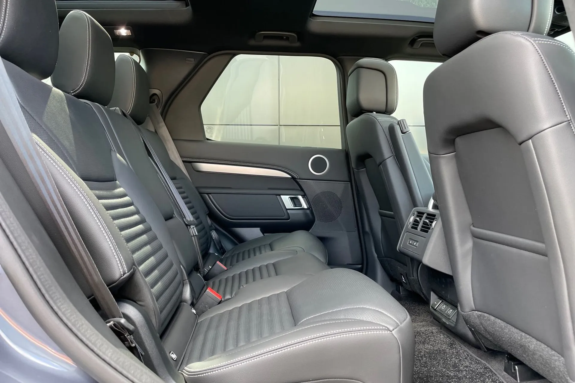 LAND ROVER DISCOVERY thumbnail image number 36