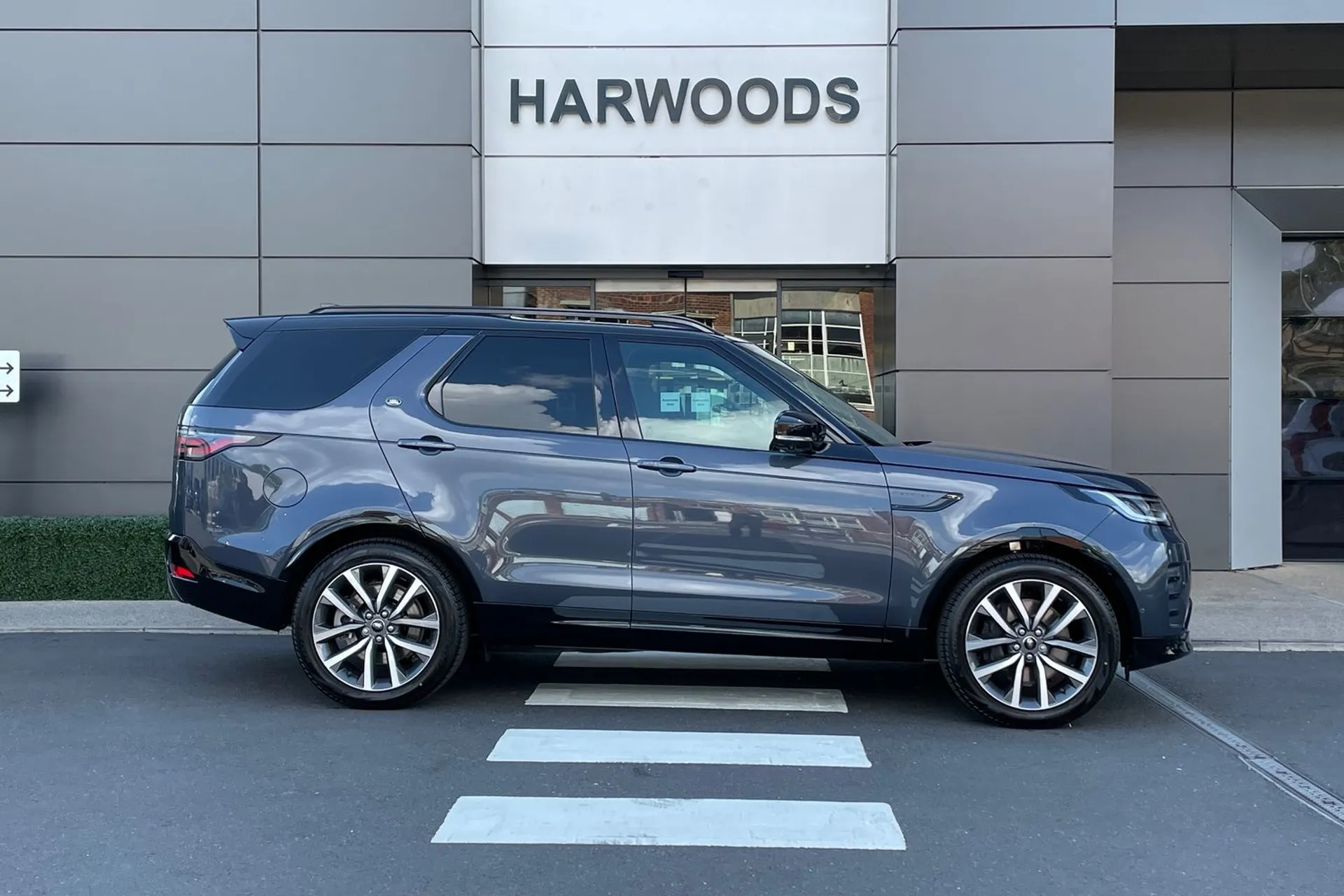 LAND ROVER DISCOVERY thumbnail image number 2