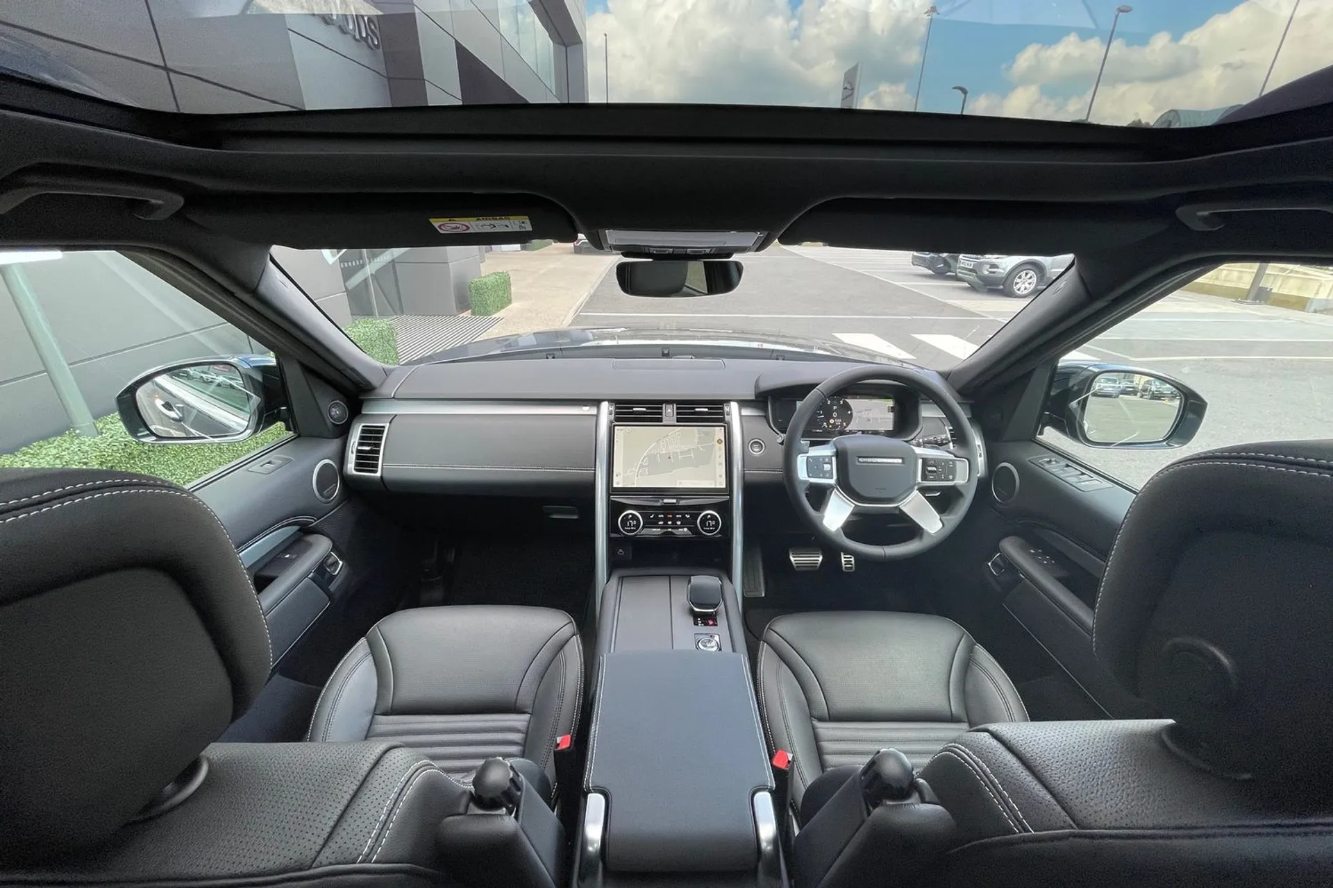 LAND ROVER DISCOVERY thumbnail image number 3