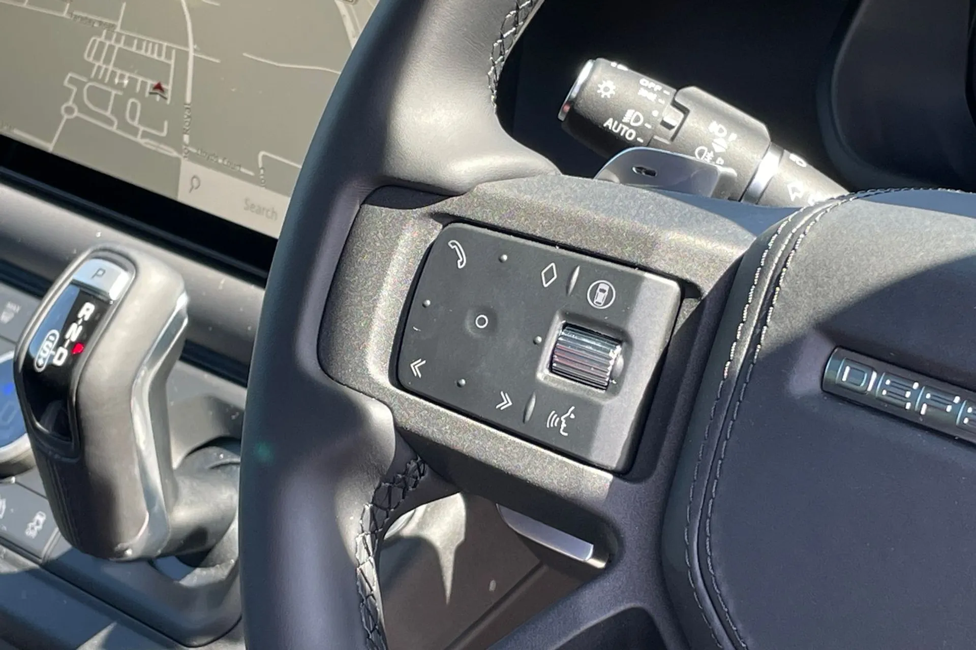 LAND ROVER Defender 90 thumbnail image number 43