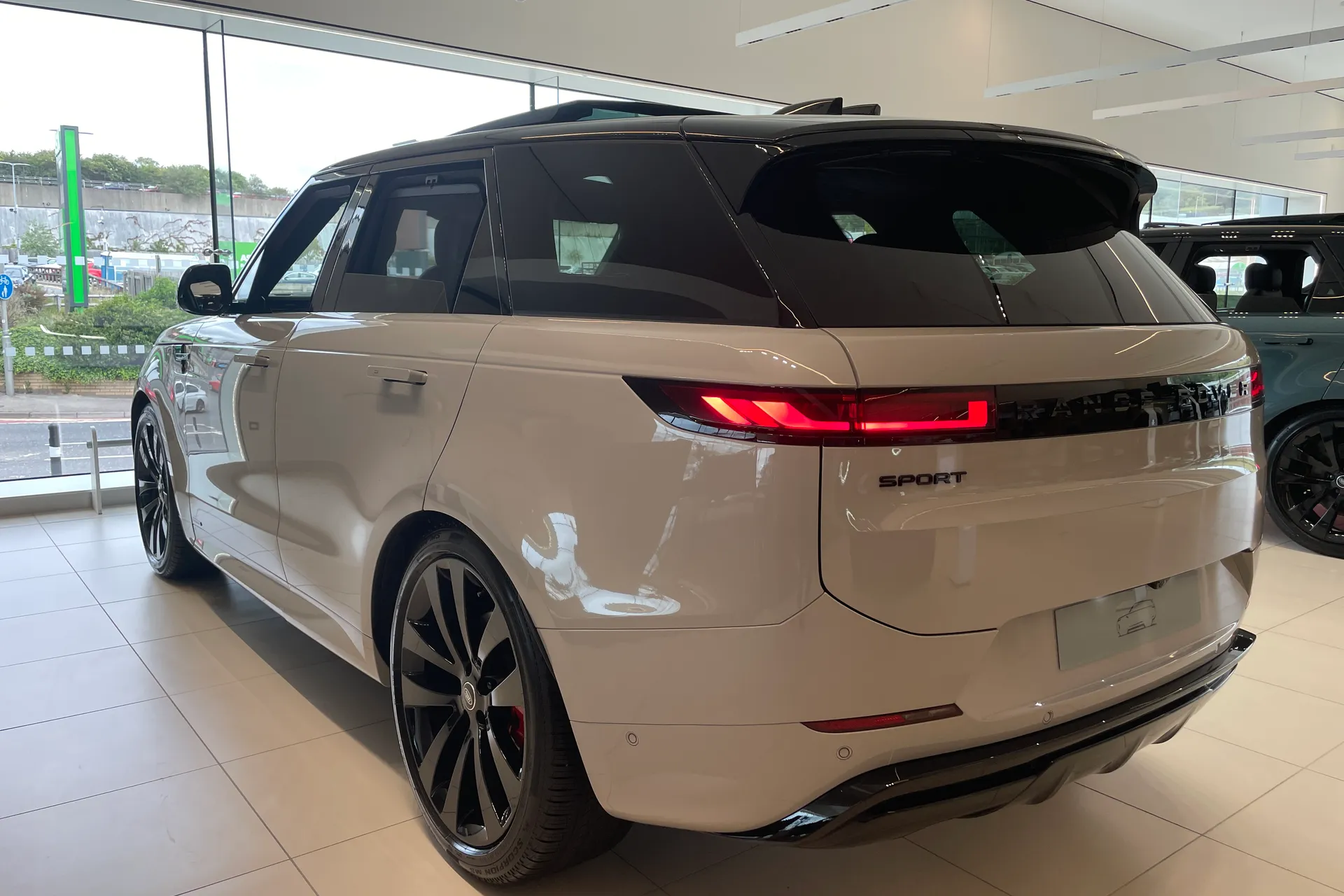 LAND ROVER RANGE ROVER SPORT thumbnail image number 9