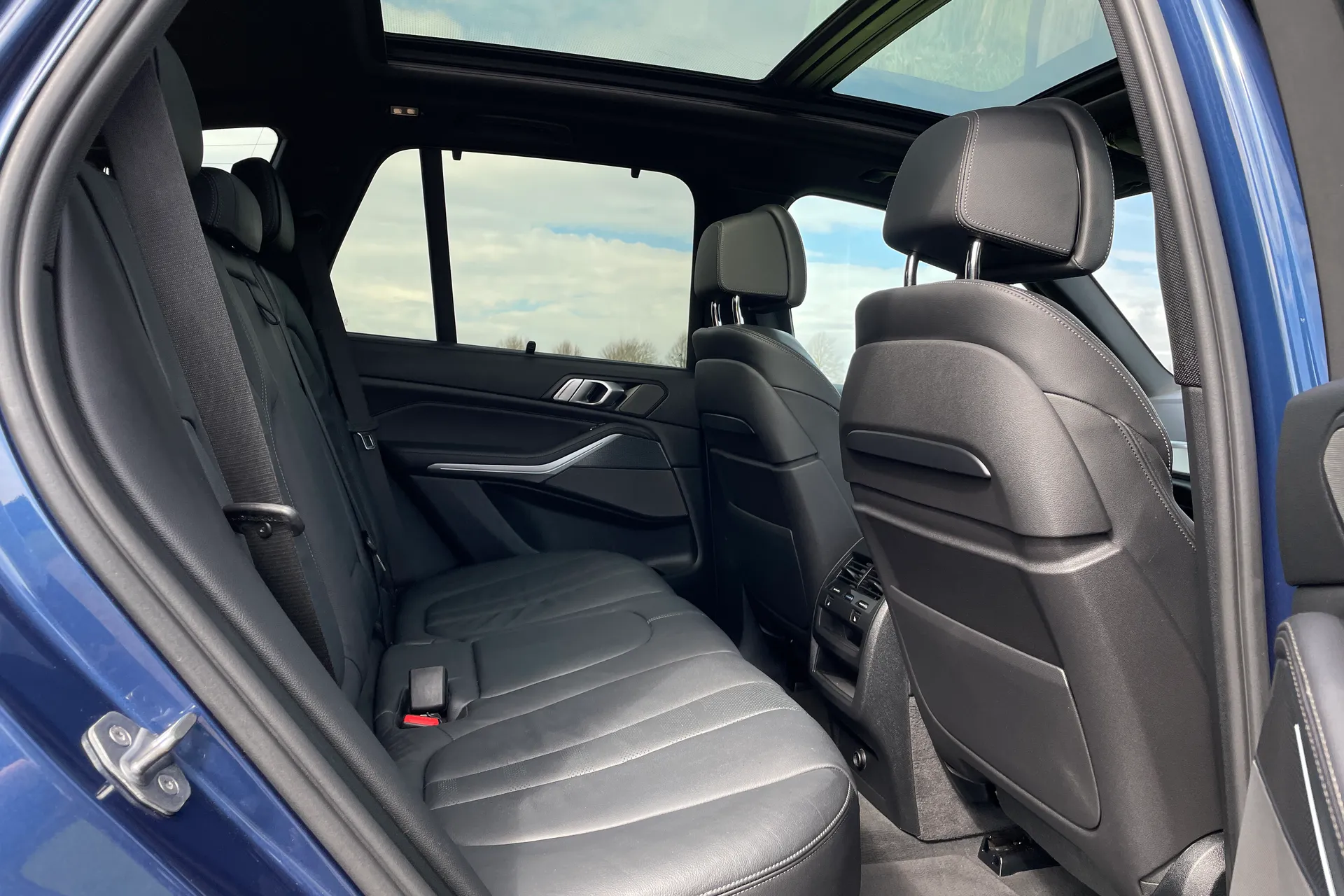 BMW X5 thumbnail image number 32