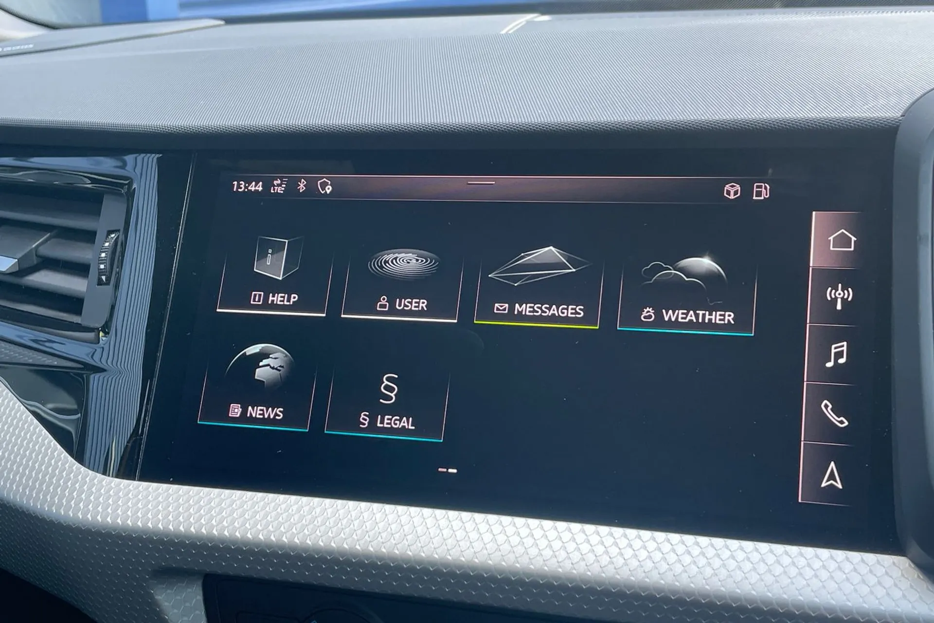 Audi A1 thumbnail image number 45