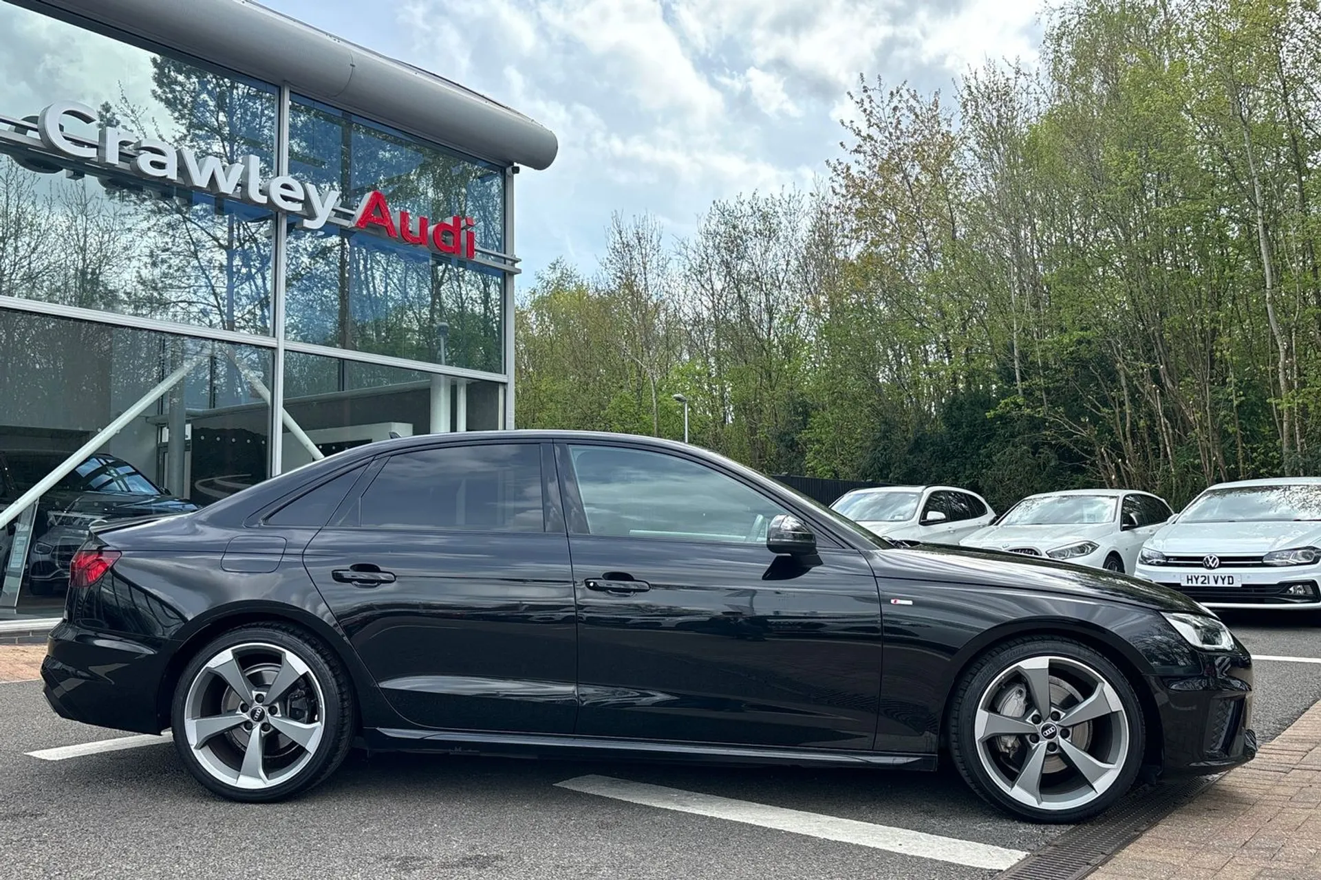 Audi A4 thumbnail image number 2