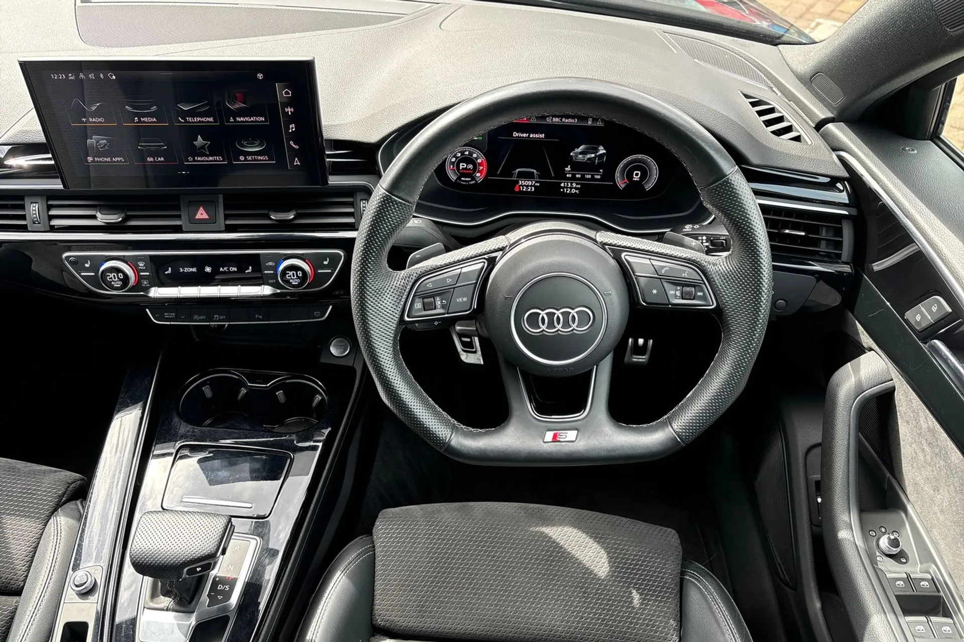 Audi A4 thumbnail image number 34