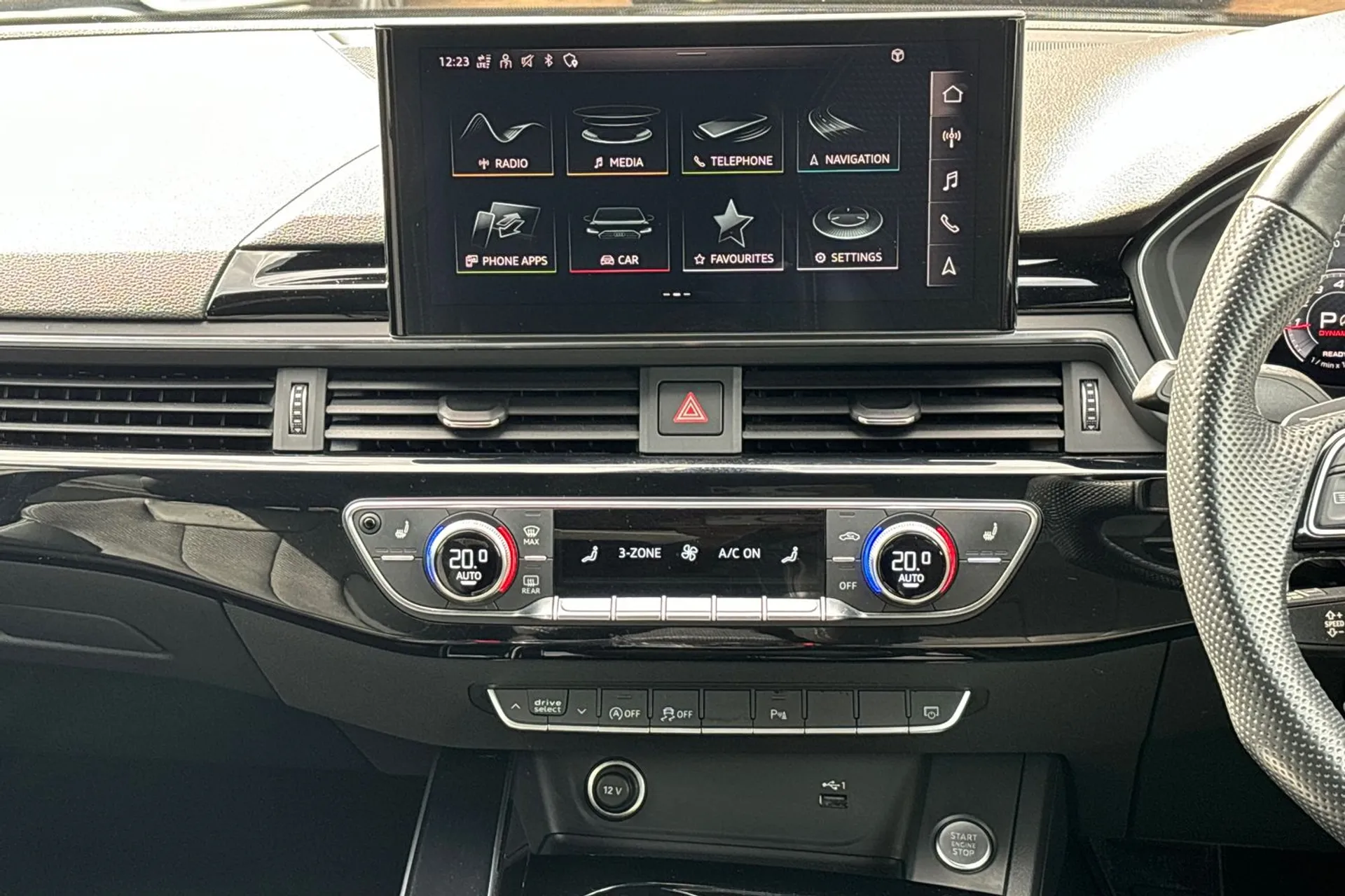 Audi A4 thumbnail image number 35