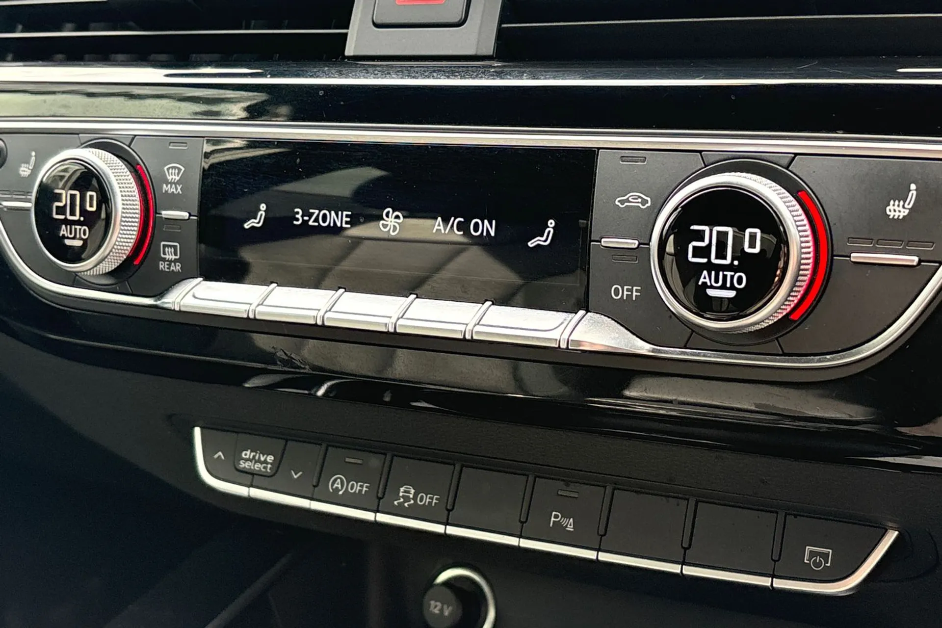 Audi A4 thumbnail image number 39