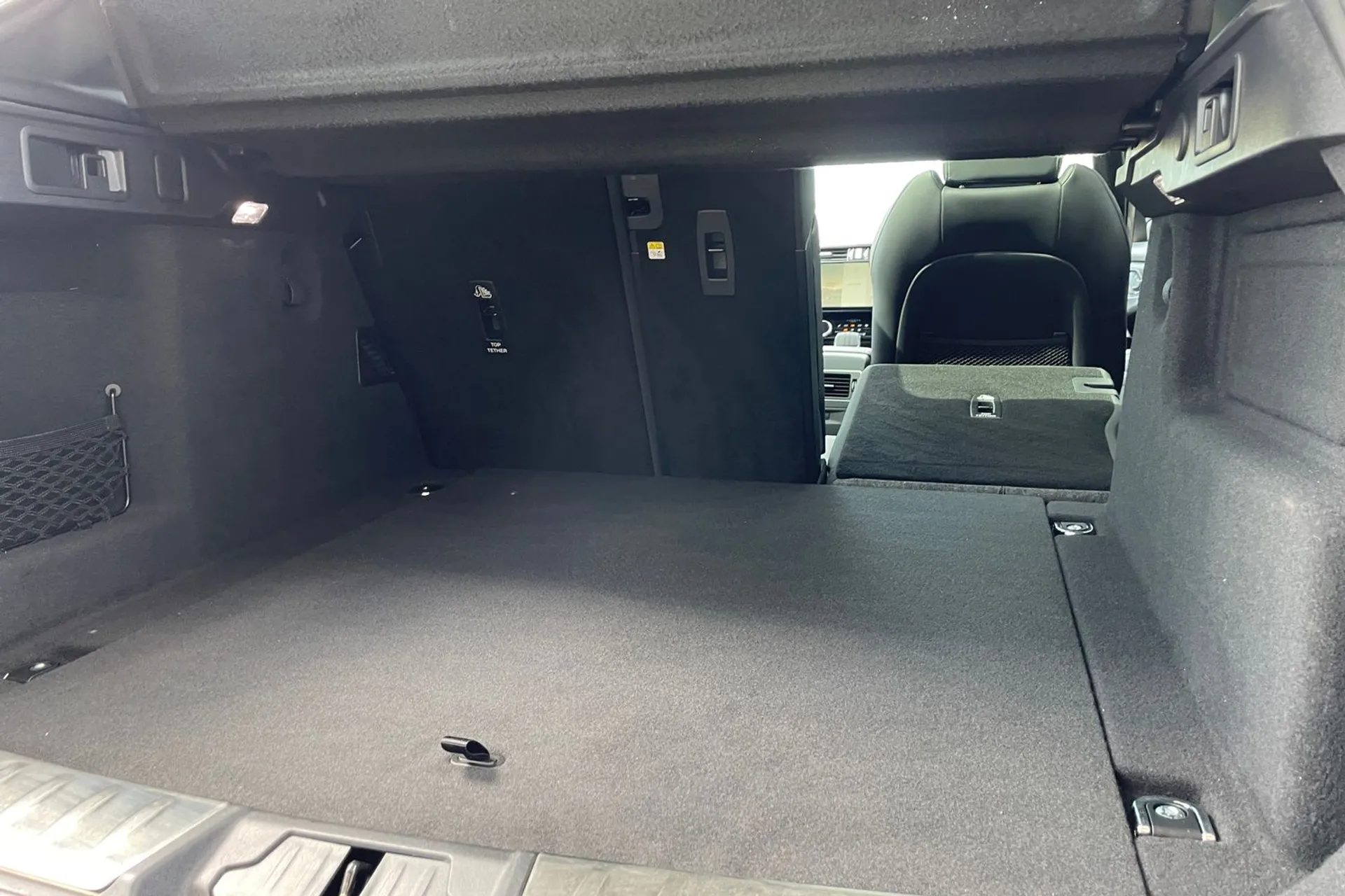 Jaguar F-PACE thumbnail image number 37