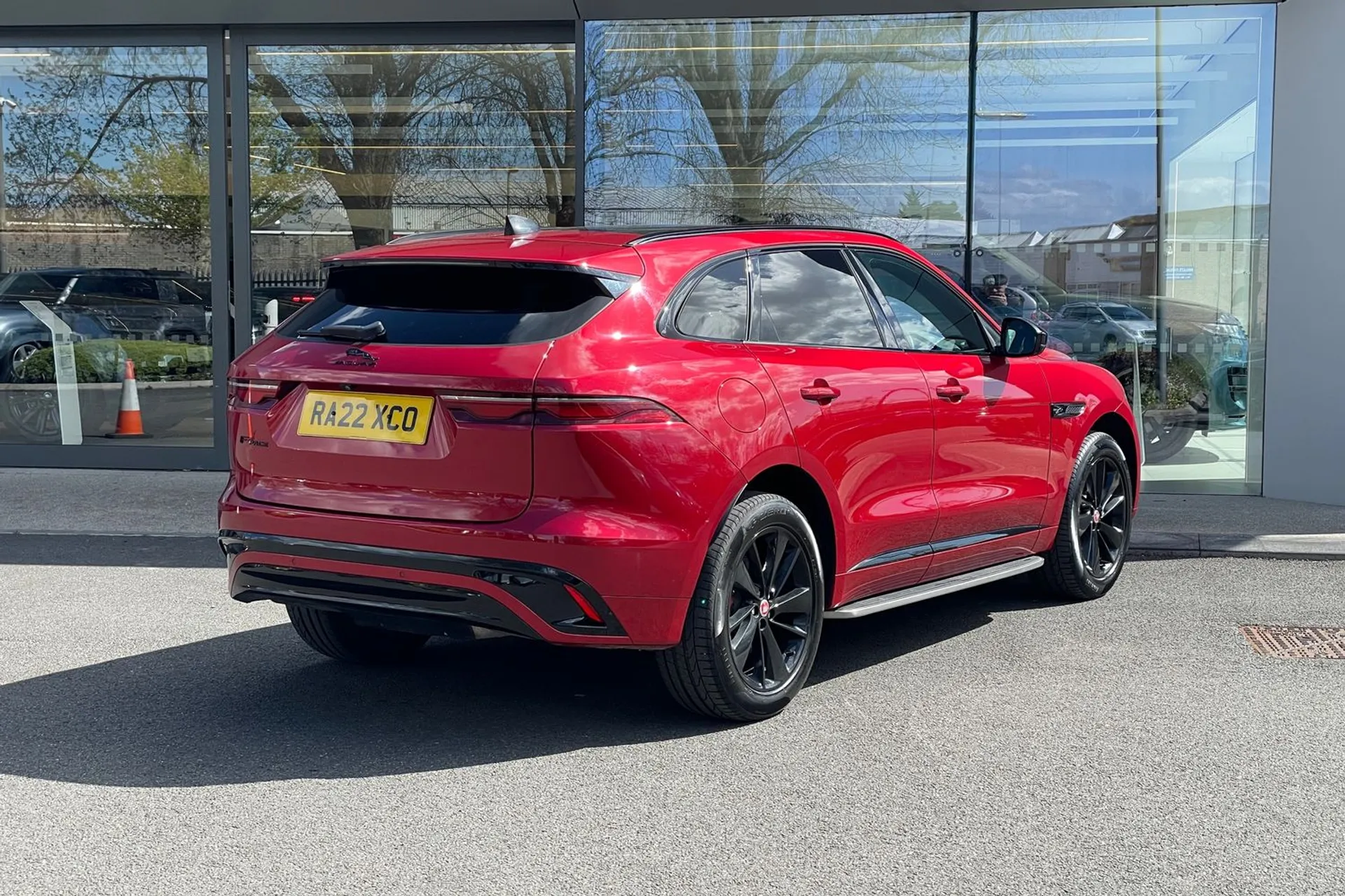 Jaguar F-PACE thumbnail image number 7