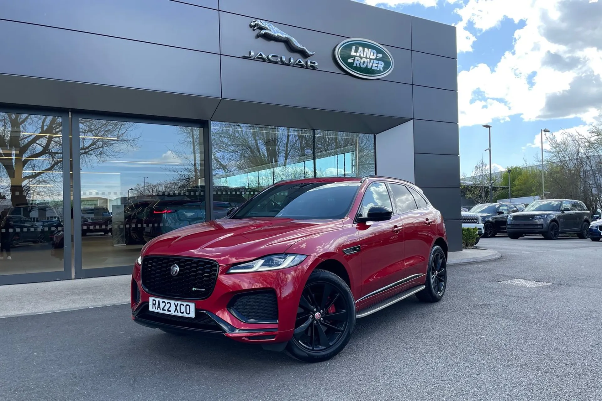 Jaguar F-PACE thumbnail image number 25