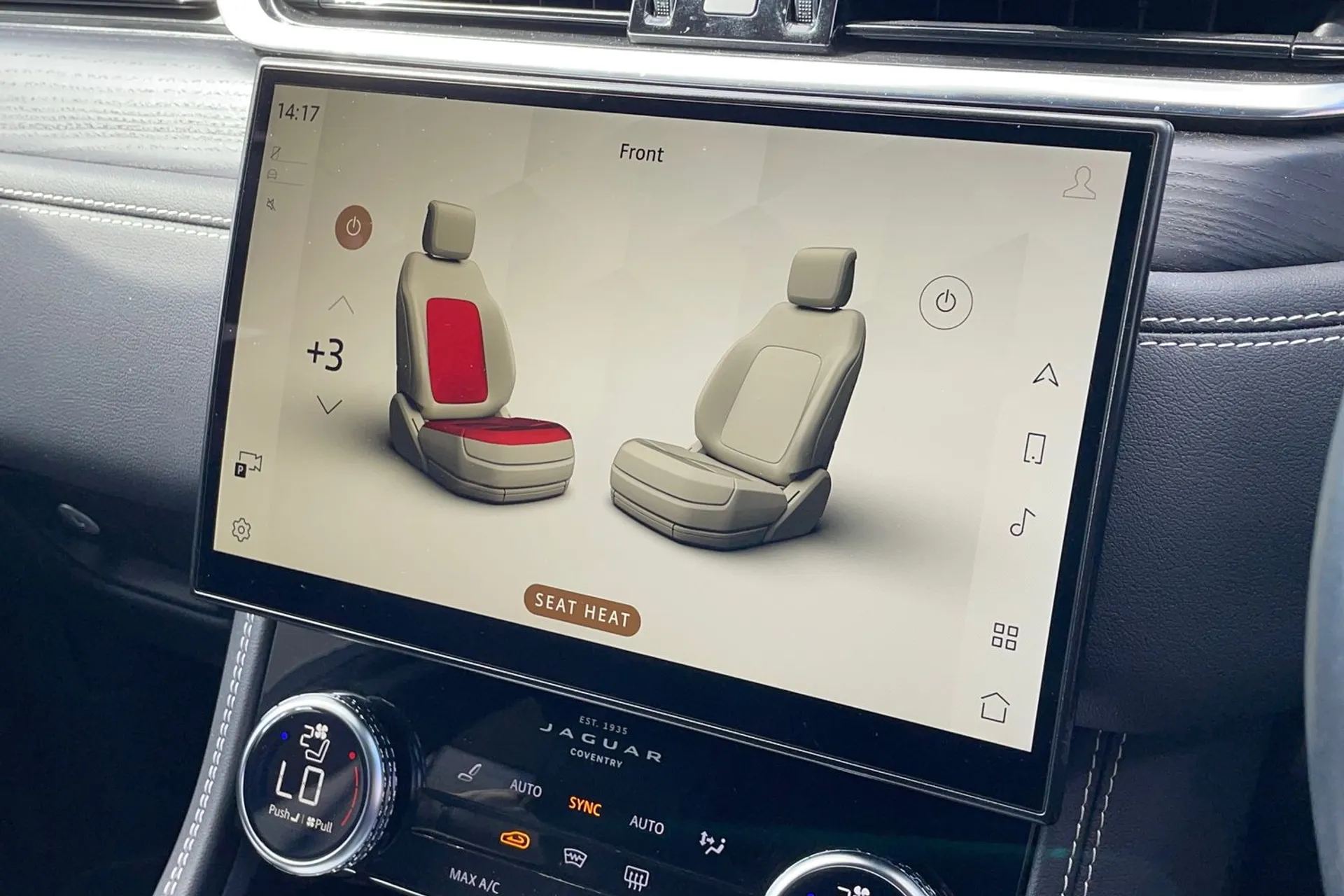 Jaguar F-PACE thumbnail image number 17