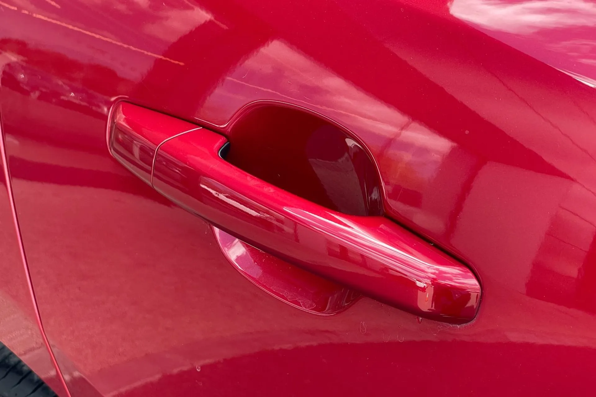 Jaguar F-PACE thumbnail image number 34