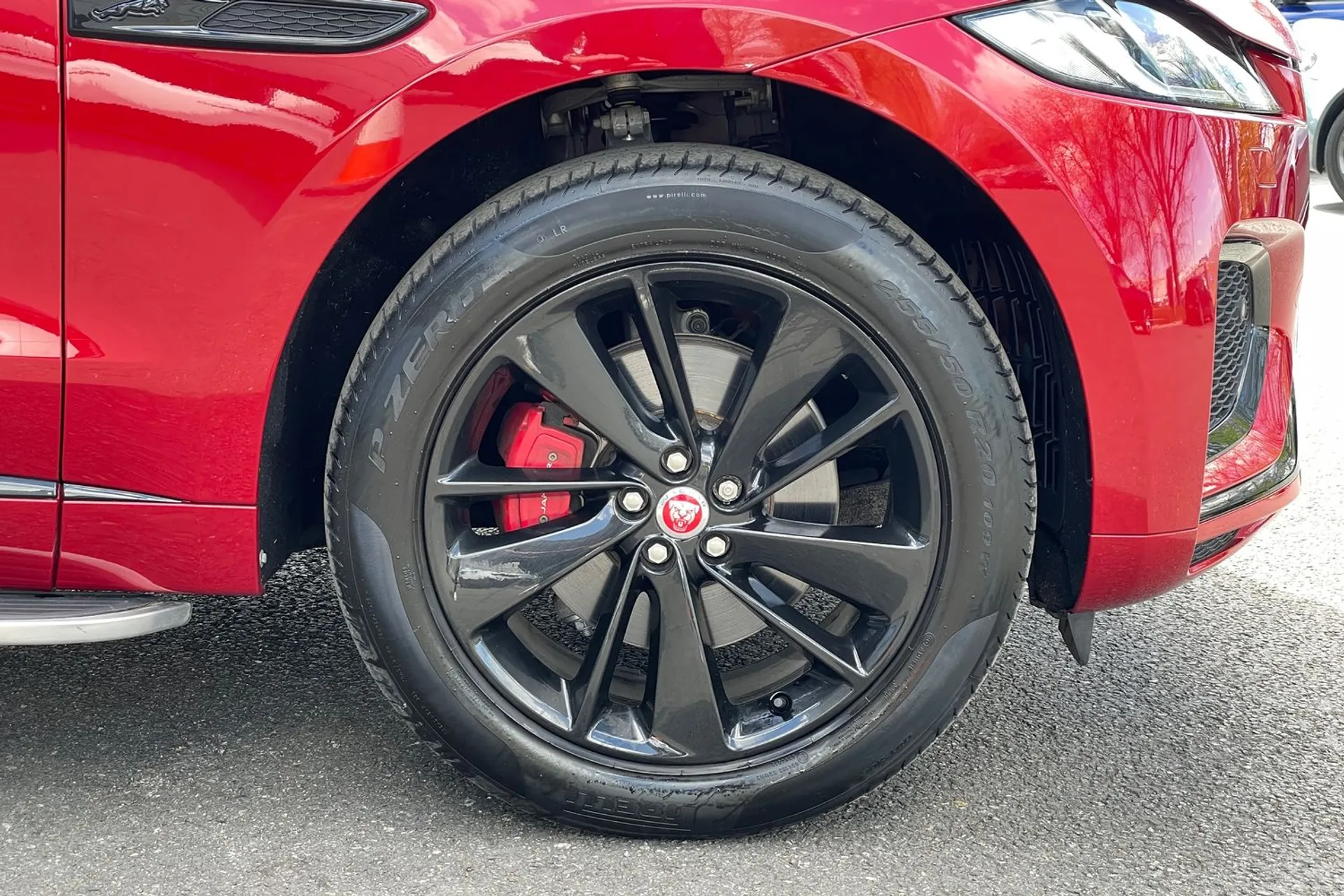 Jaguar F-PACE thumbnail image number 22