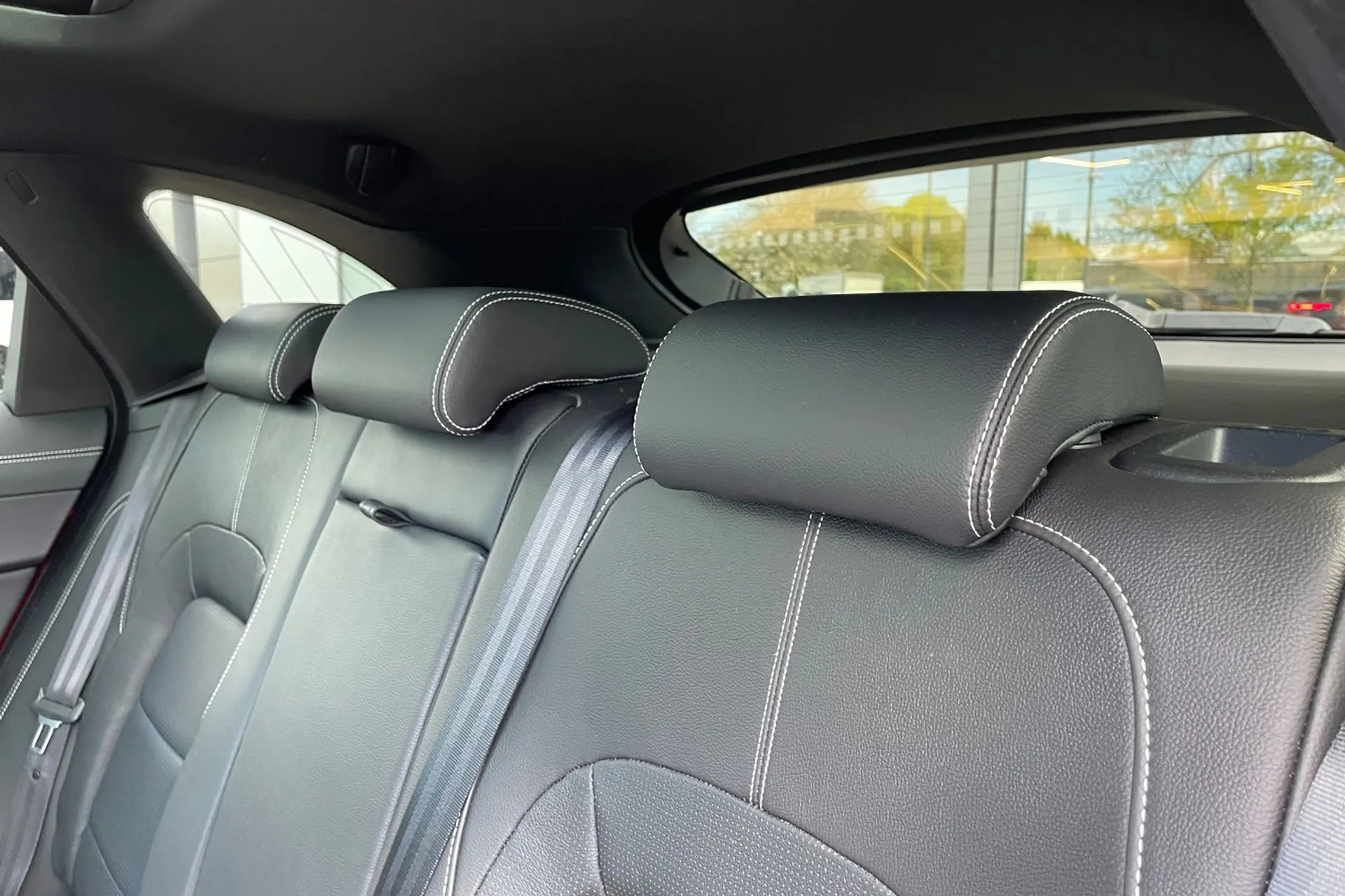 Jaguar F-PACE thumbnail image number 48