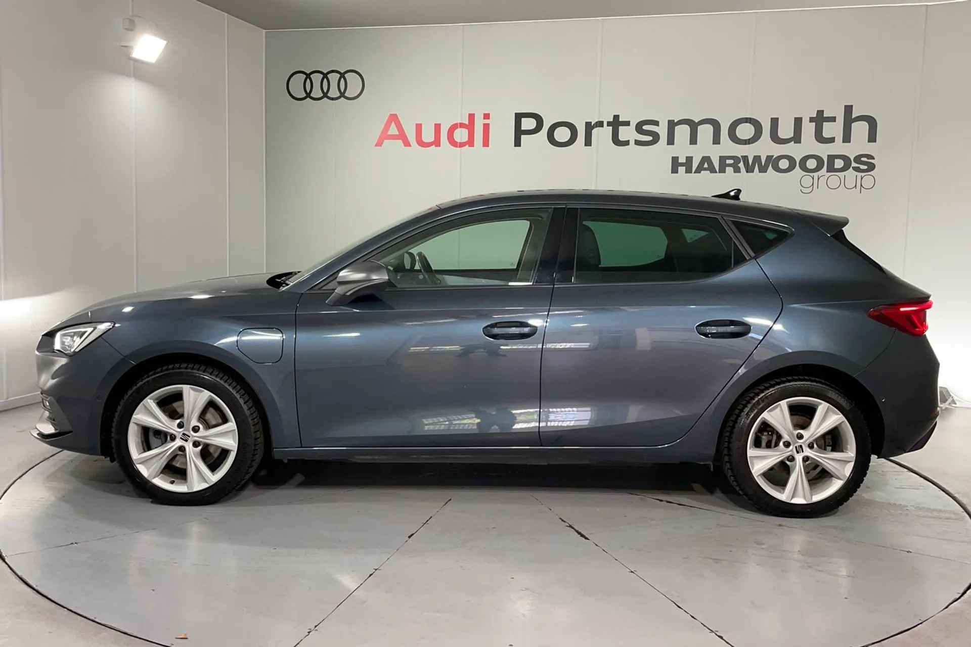 SEAT LEON thumbnail image number 10