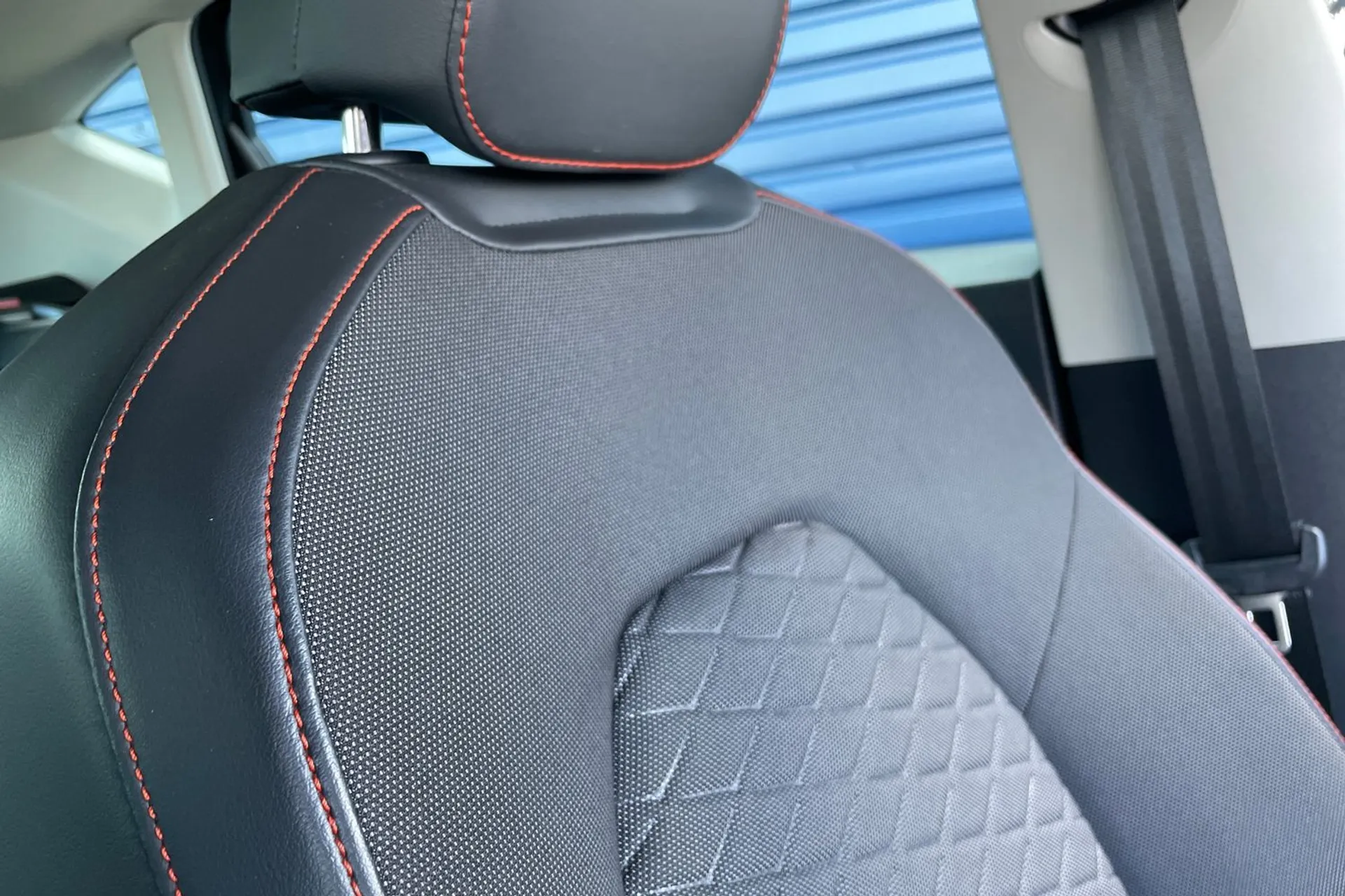 SEAT LEON thumbnail image number 45