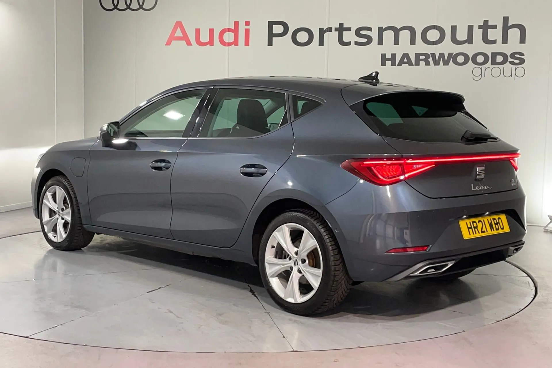SEAT LEON thumbnail image number 9