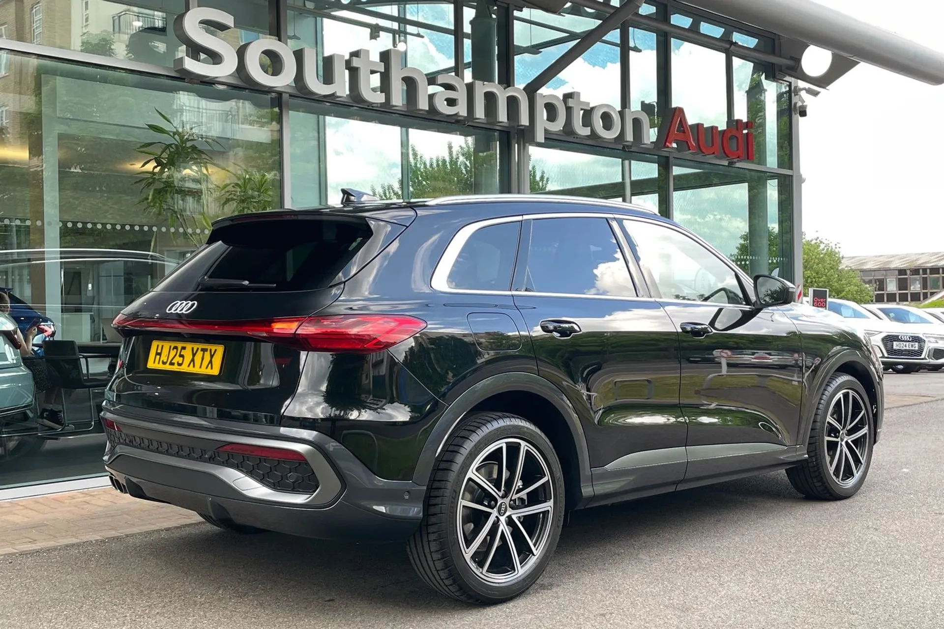Audi Q5 thumbnail image number 5