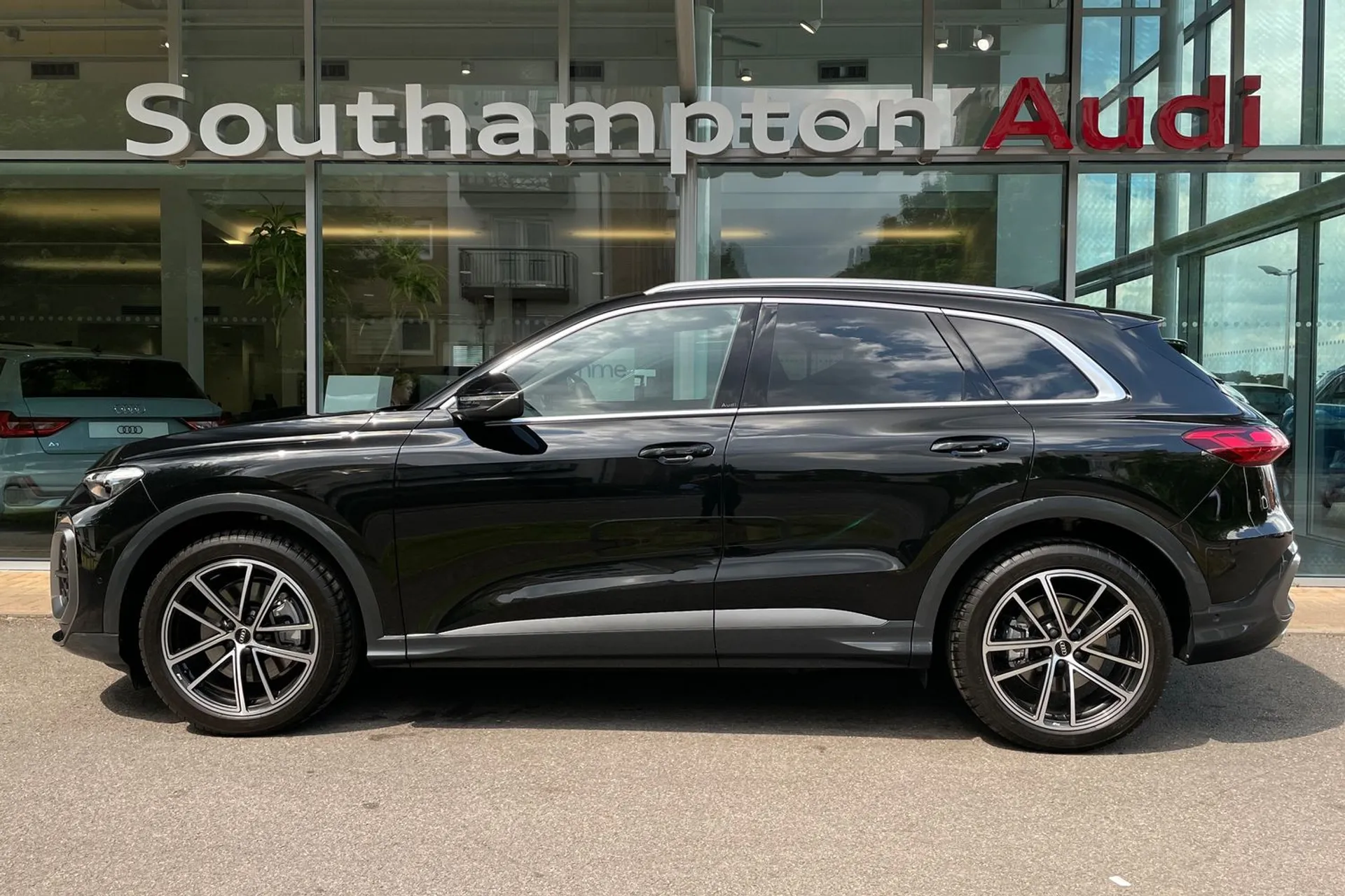 Audi Q5 thumbnail image number 8