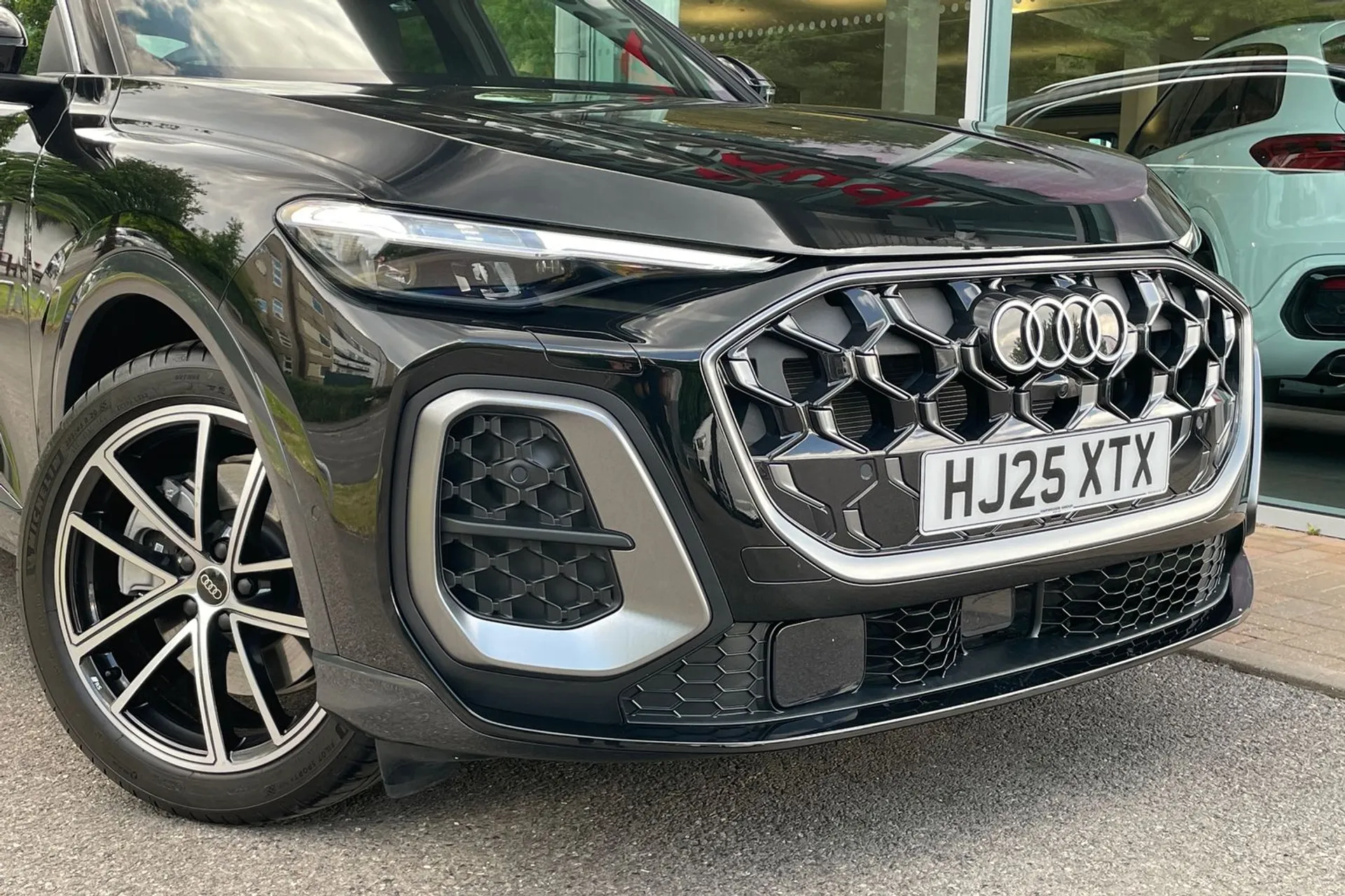 Audi Q5 thumbnail image number 15