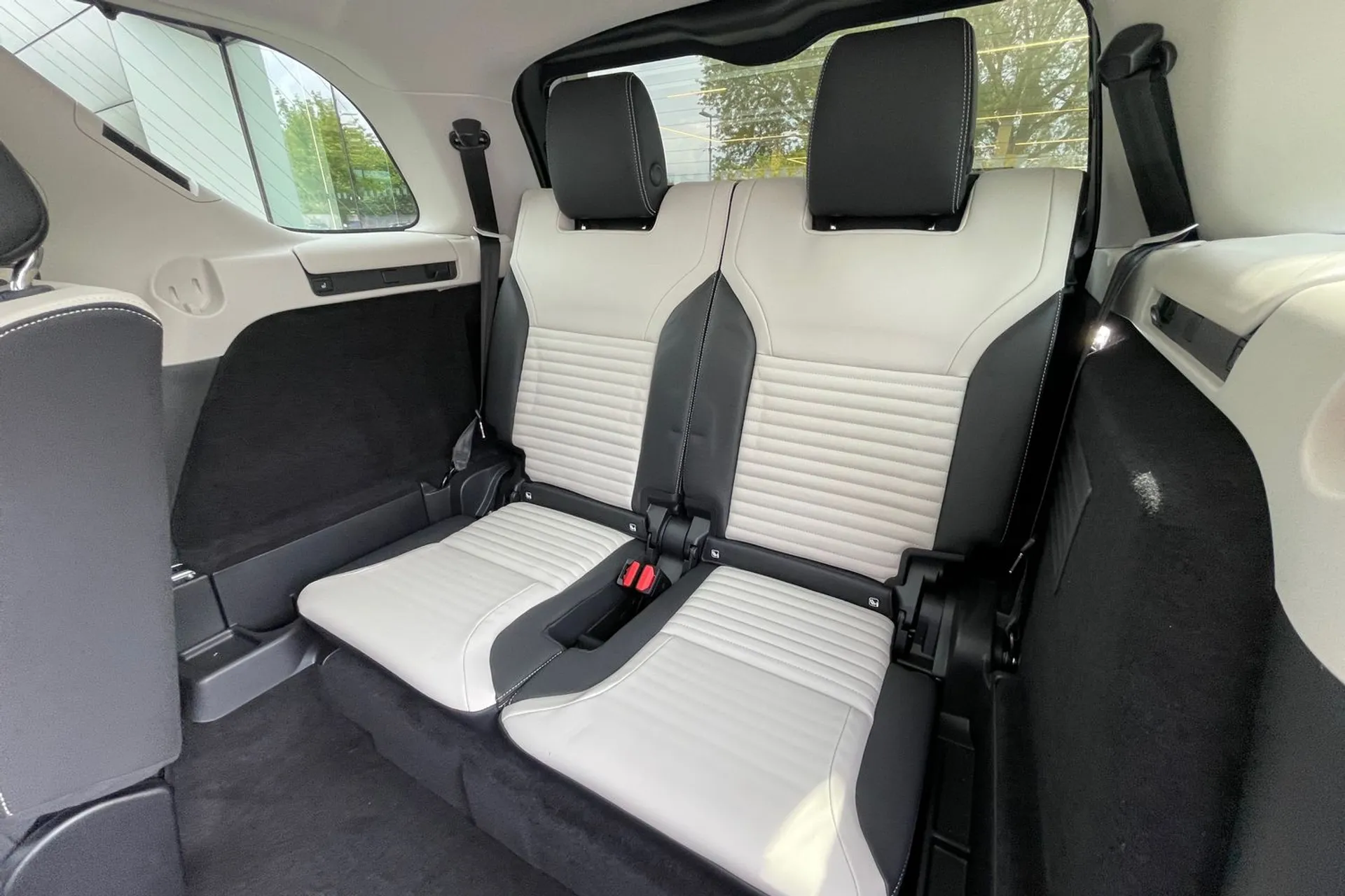 LAND ROVER DISCOVERY thumbnail image number 36