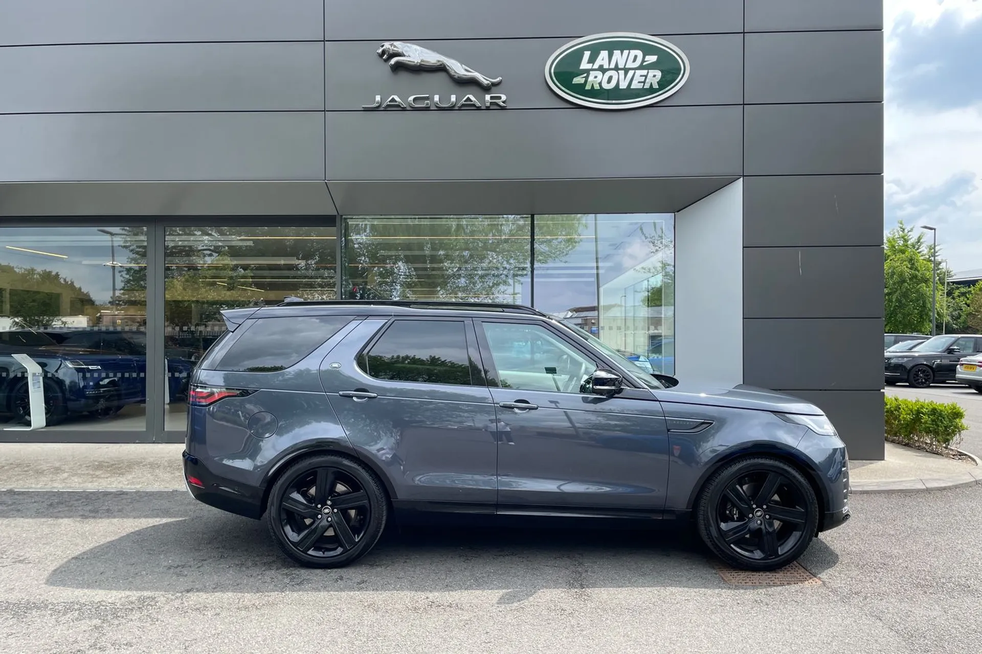 LAND ROVER DISCOVERY thumbnail image number 2