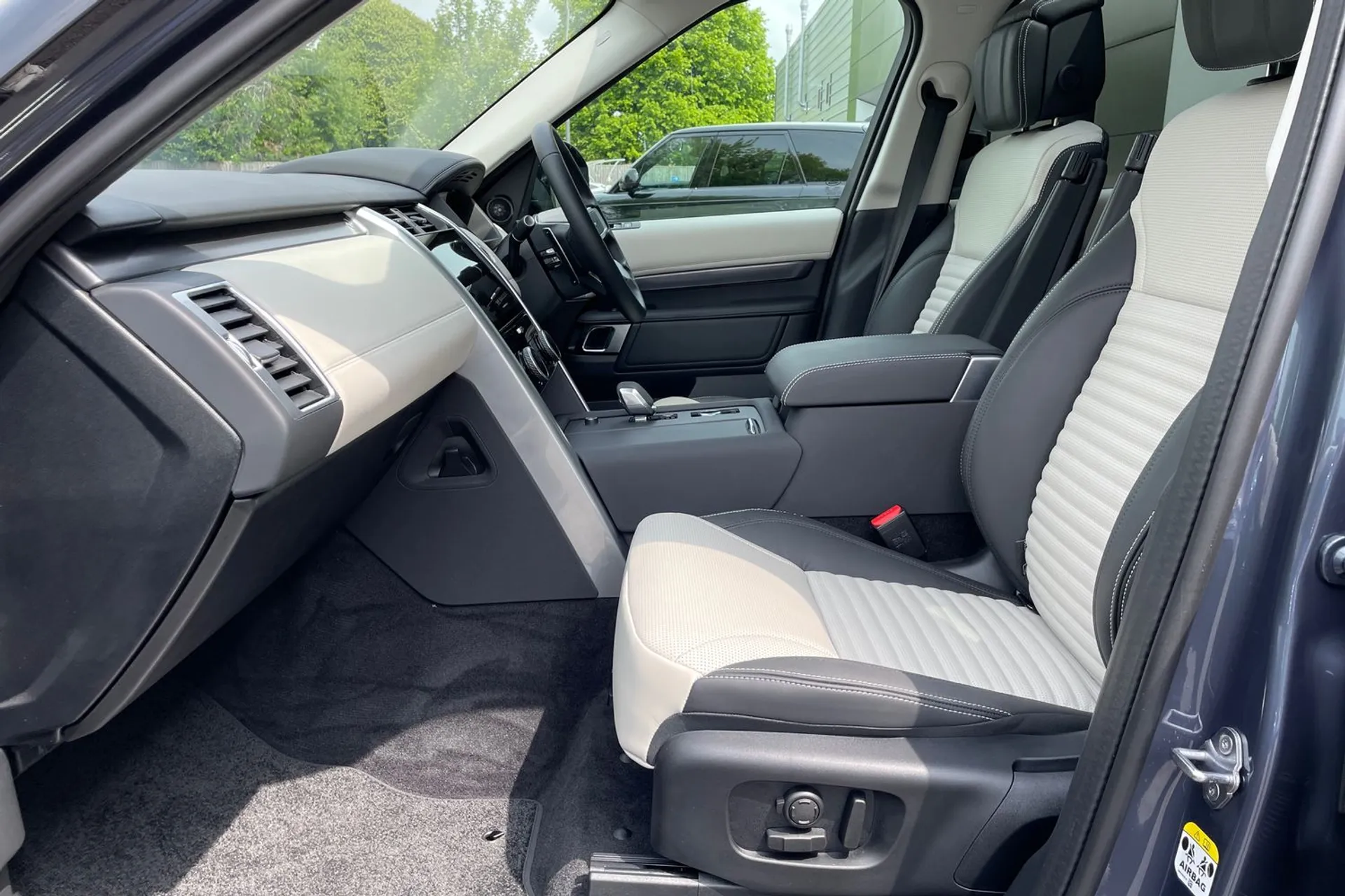LAND ROVER DISCOVERY thumbnail image number 10